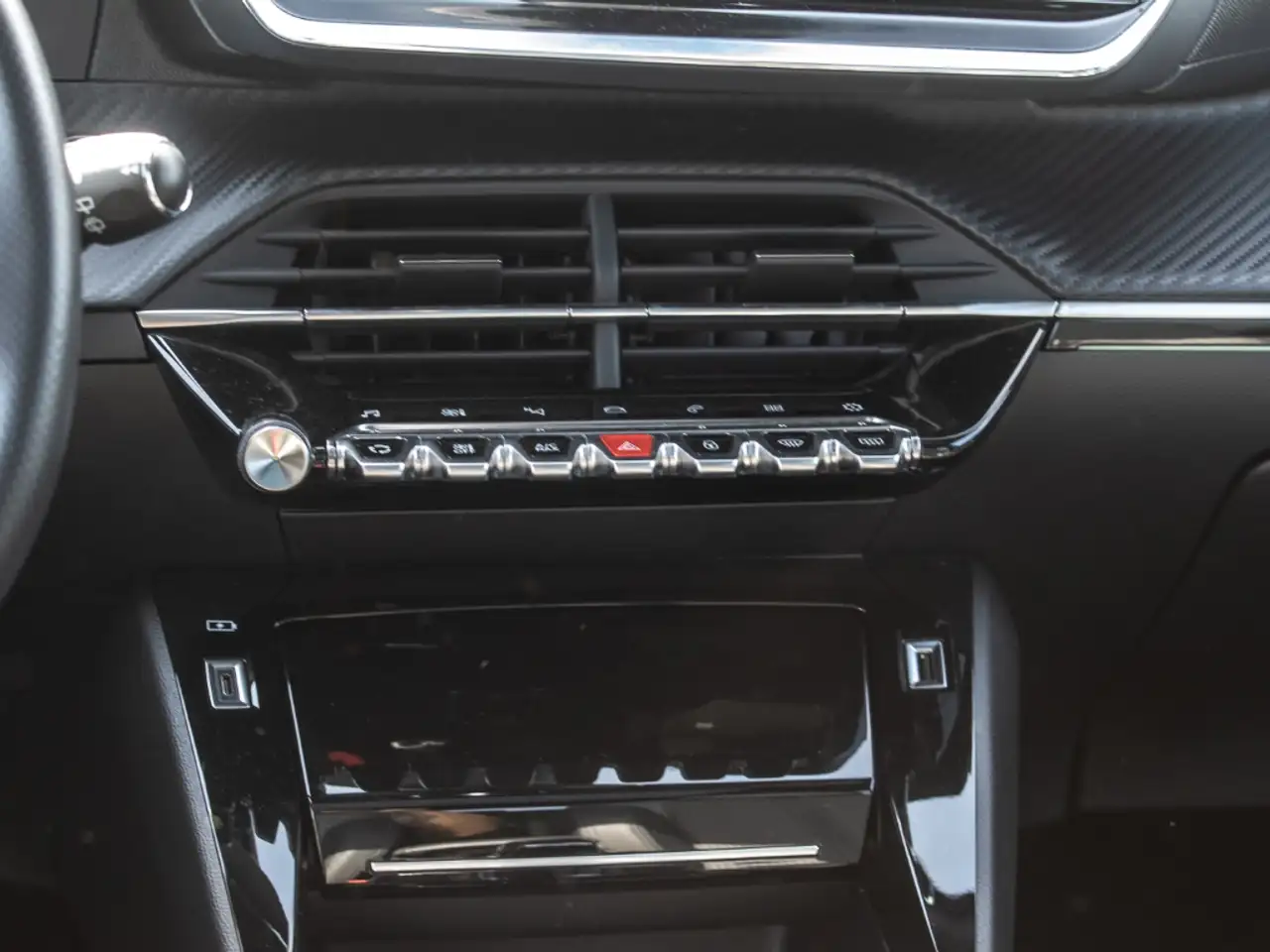Peugeot 2008 GT El. Panodach Navi Digitales Cockpit LED Klimaau, миниатюра 17