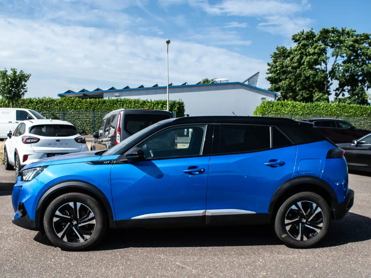 Peugeot 2008 GT El. Panodach Navi Digitales Cockpit LED Klimaau, миниатюра 4
