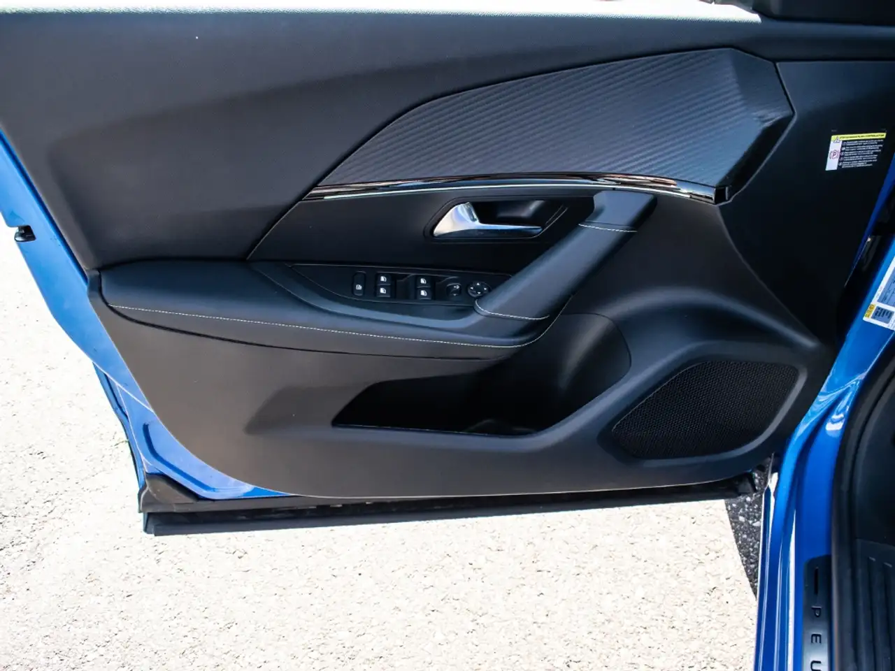 Peugeot 2008 GT El. Panodach Navi Digitales Cockpit LED Klimaau, миниатюра 16