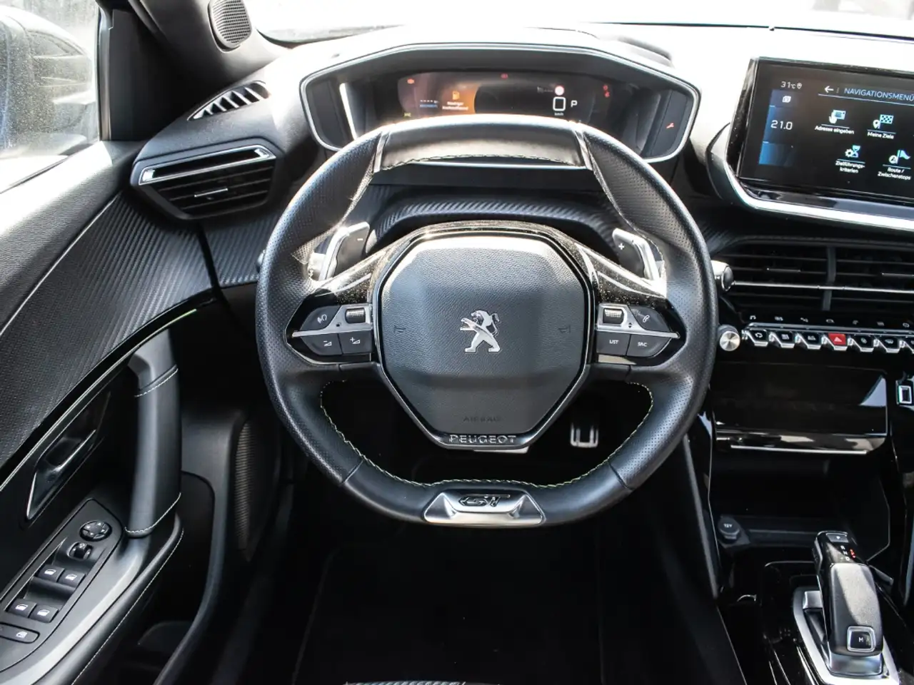 Peugeot 2008 GT El. Panodach Navi Digitales Cockpit LED Klimaau, миниатюра 11