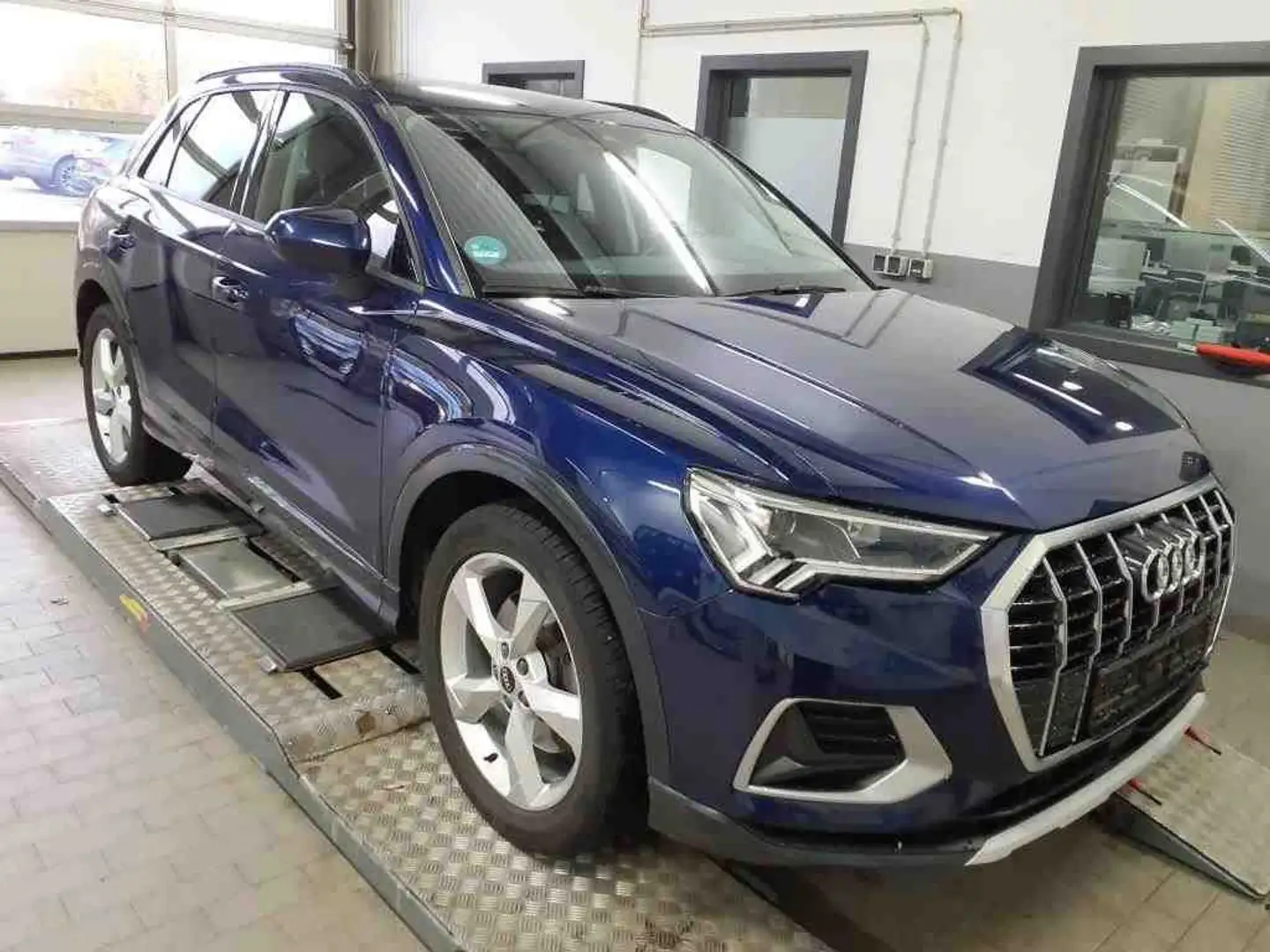 Audi Q3 40 TDI quattro advanced LED/AHK/360/SHZ/ACC Bleu - 2
