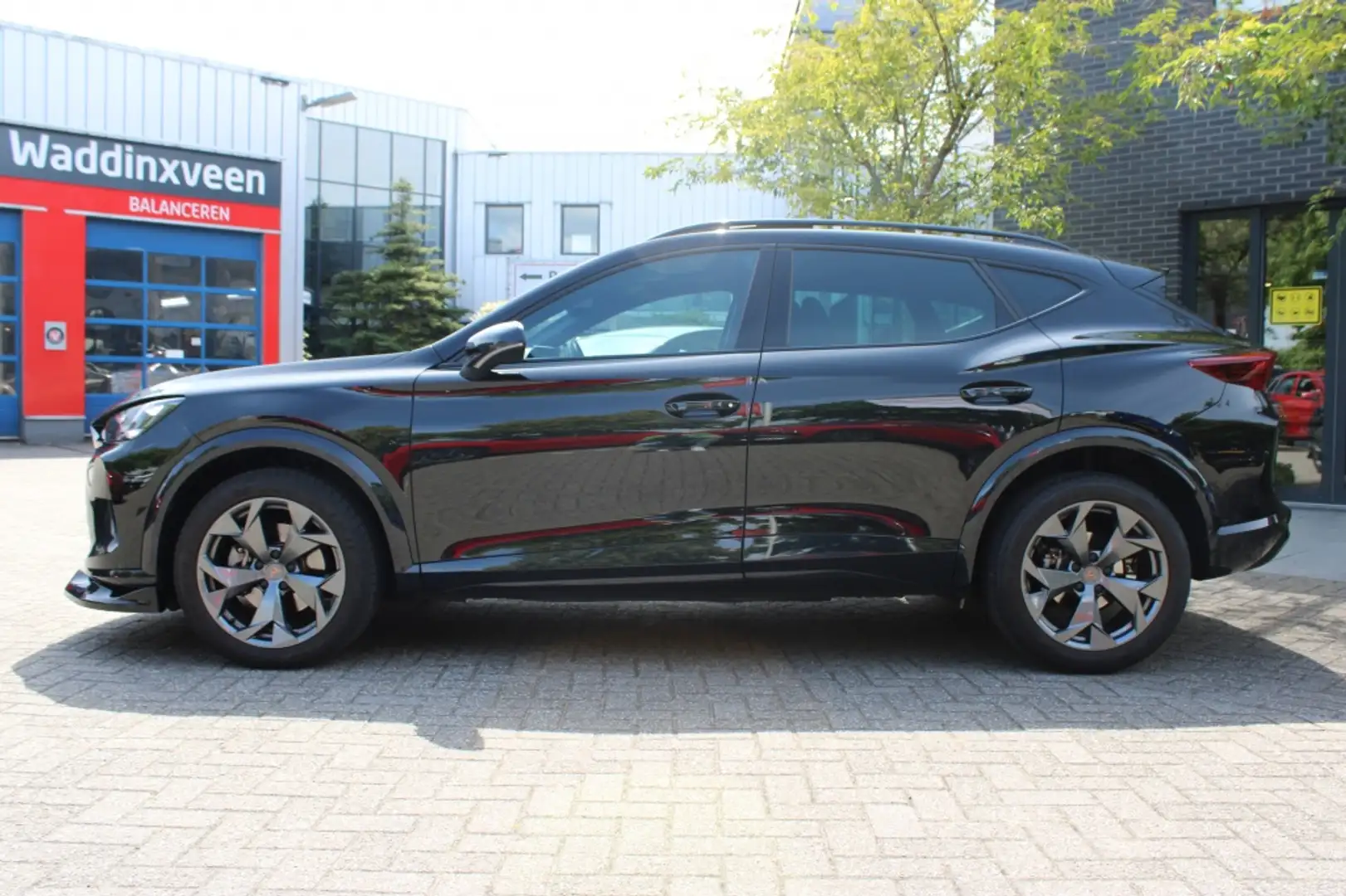 CUPRA Formentor 1.5 TSI VZ Pano/Virtual/18"/Navi/Cam "RIJKLAARPRIJ Zwart - 2