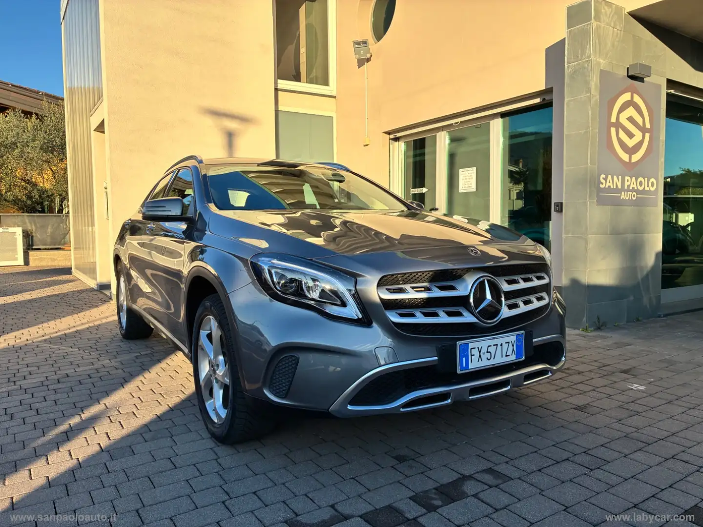 Mercedes-Benz GLA 180 GLA 220 Automatic 4Matic Sport Gris - 1