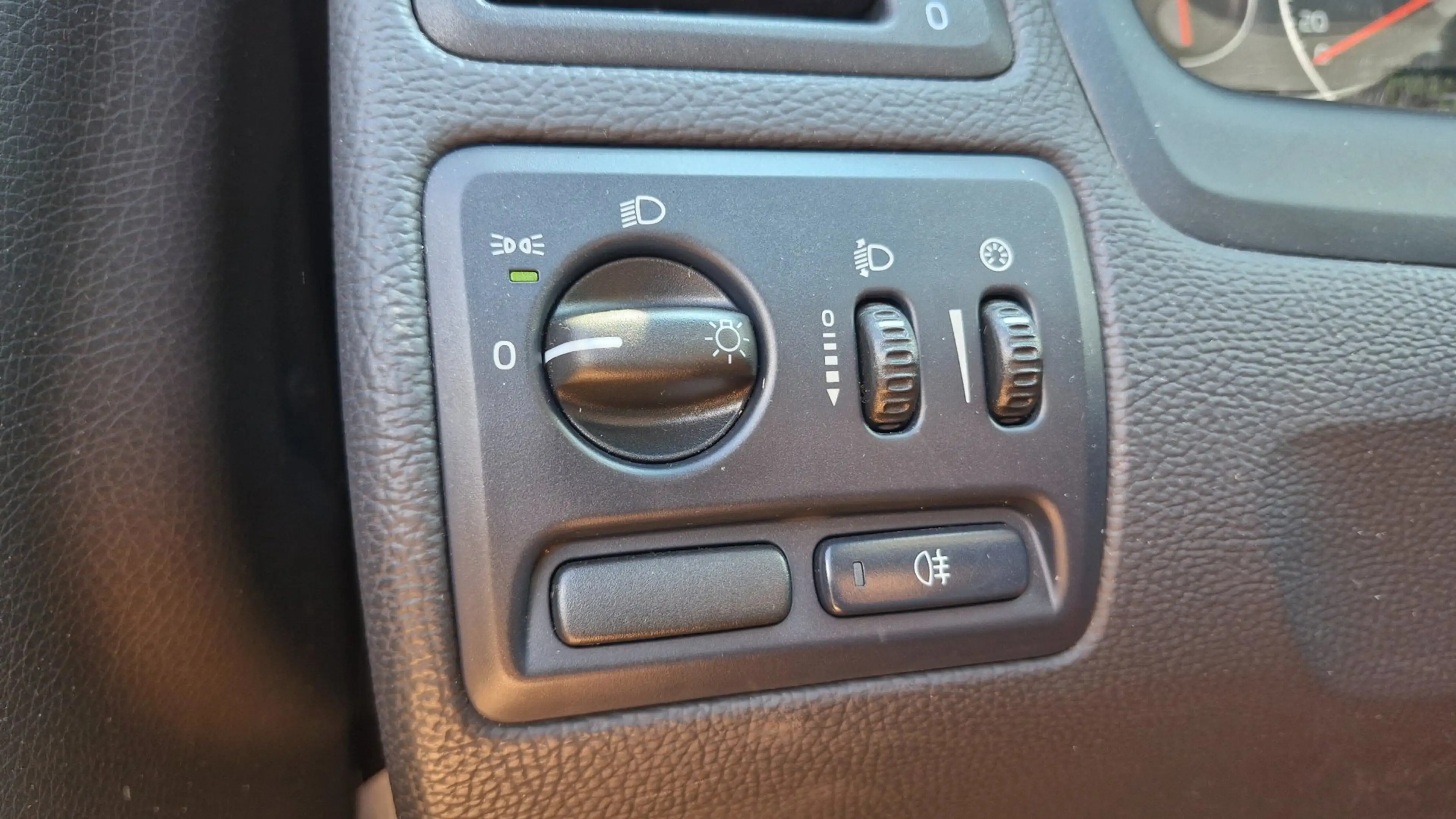 Volvo V70 2.4 Edition I Automaat 170PK | Rijklaar | Half led — photo 25