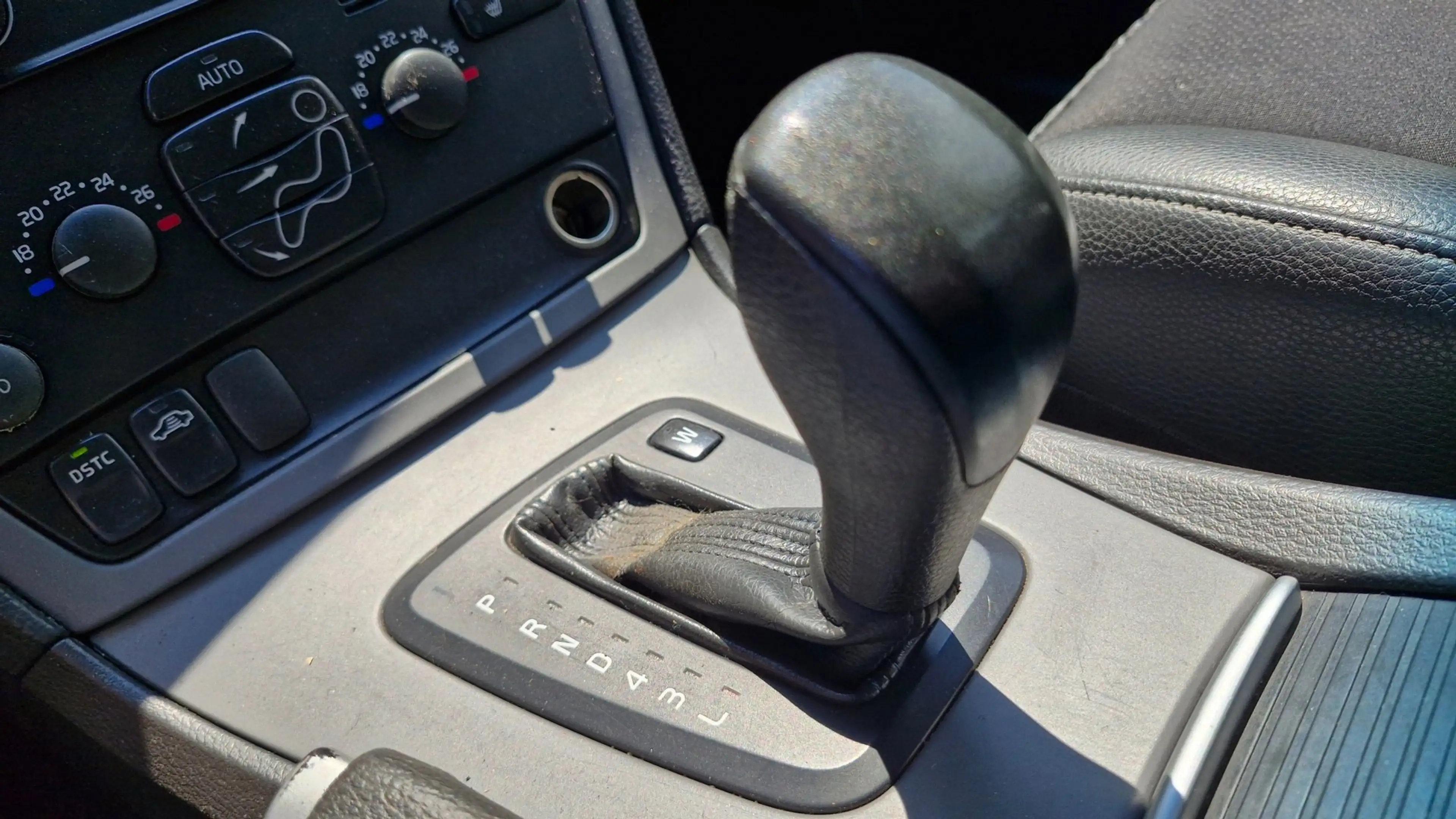 Volvo V70 2.4 Edition I Automaat 170PK | Rijklaar | Half led — photo 21