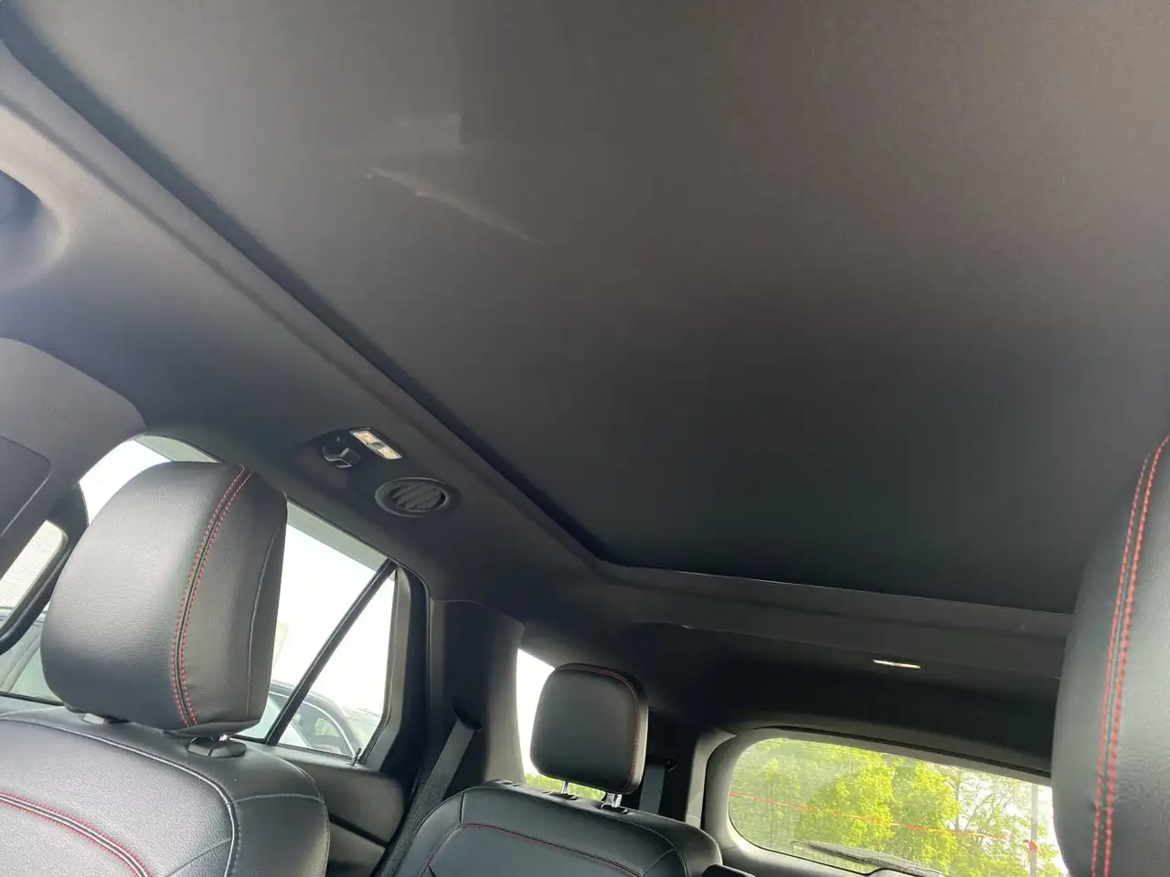 Ford Explorer photo Ford Explorer
