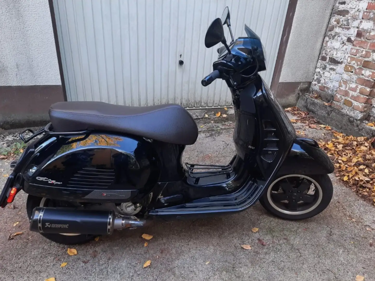 Vespa GTS Super 300 Noir - 2