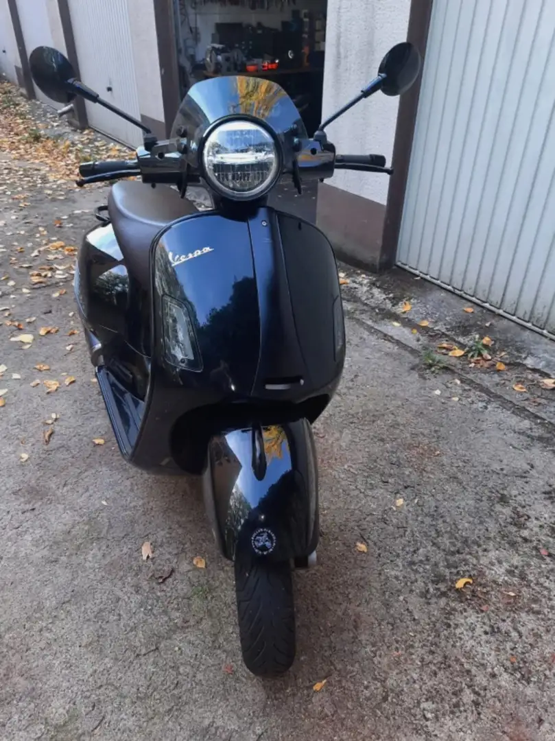 Vespa GTS Super 300 Noir - 1
