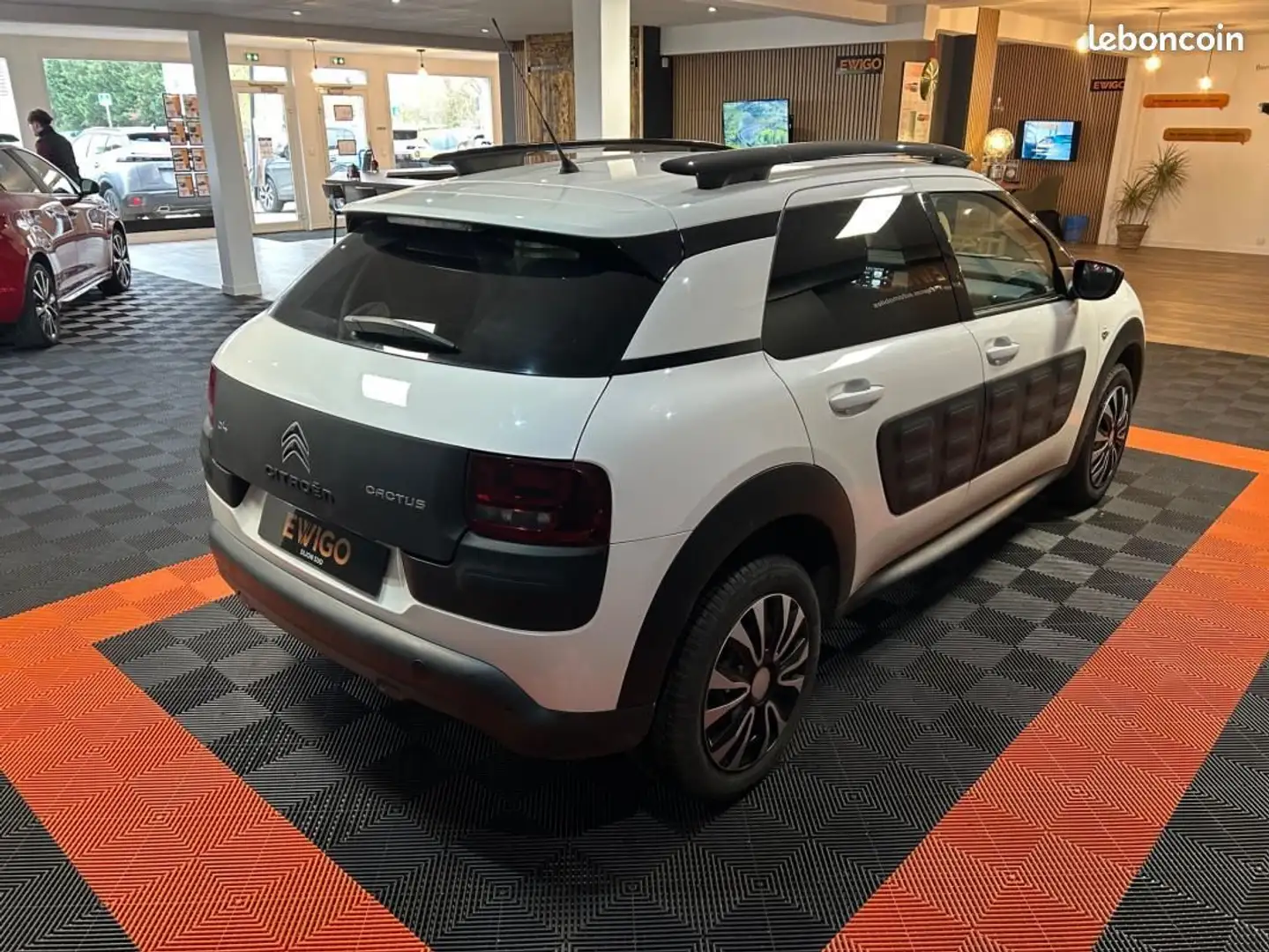 Citroen C4 Cactus Citroën 1.2 80 FEEL EDITION BVA START-STOP Wit - 2