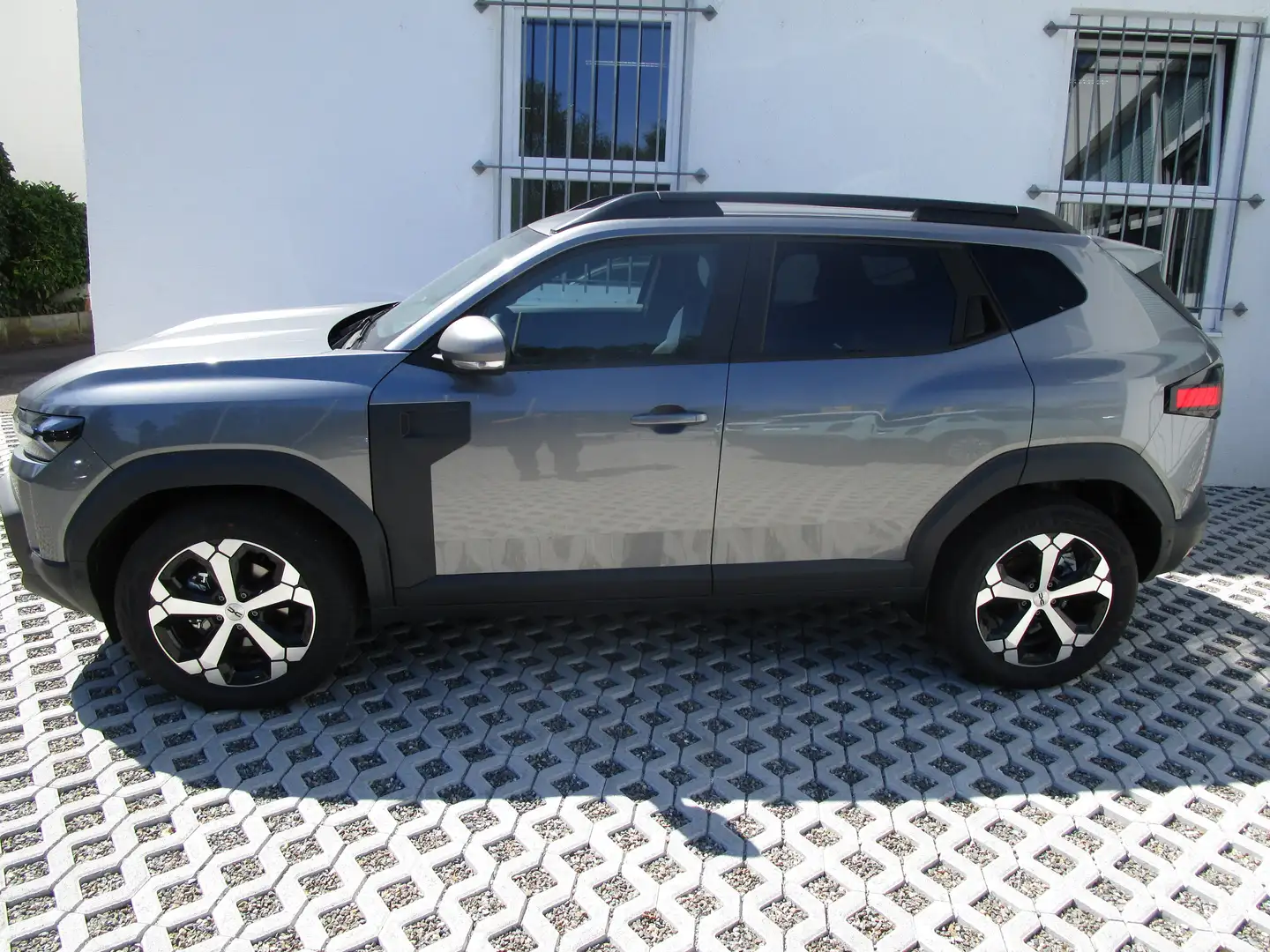 Dacia Duster Hybrid 140 Journey PDC/Kamera/Sitzb/ Grau - 2
