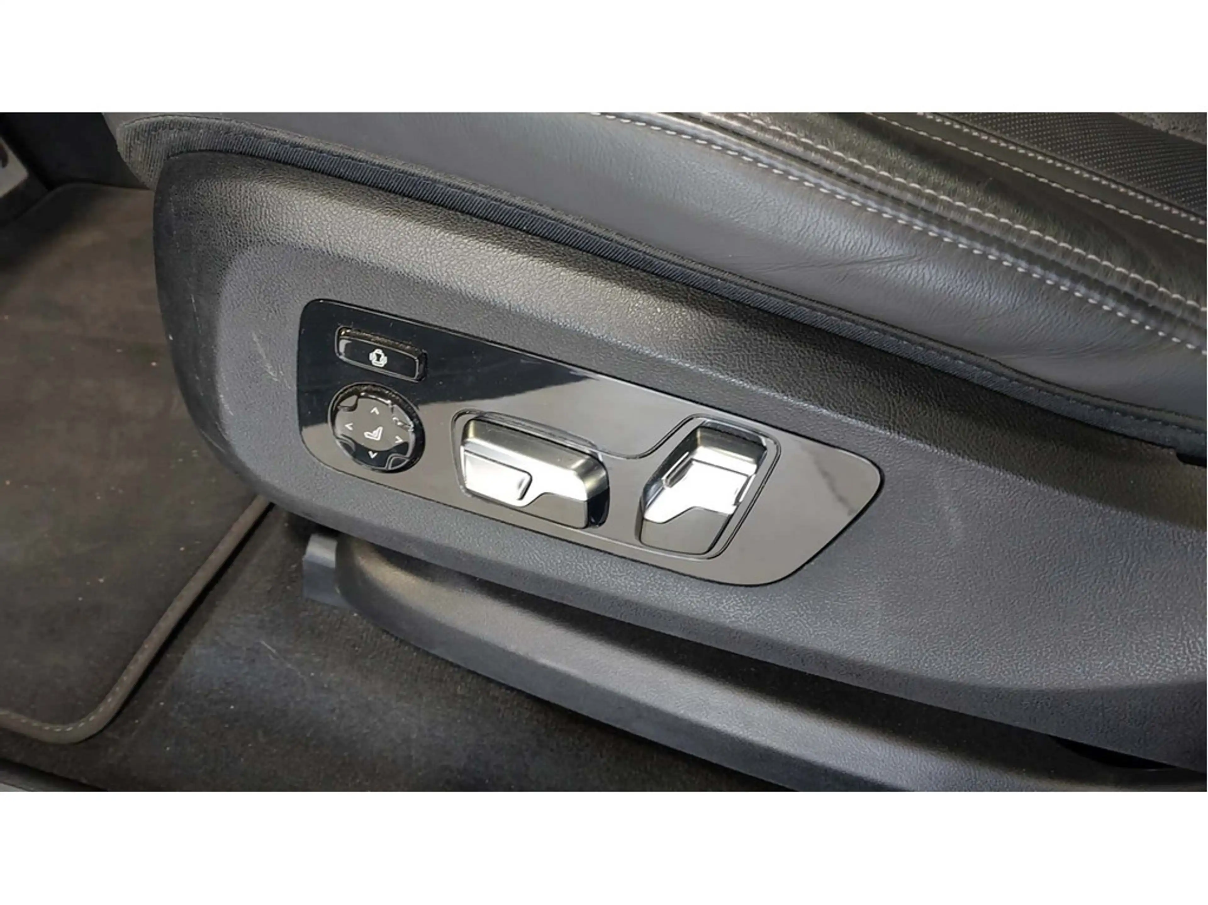 BMW X7 xDrive 40d M Sport Pro 23 ZOLL+B&W+CARBON — photo 14