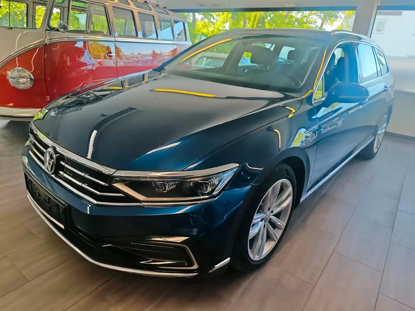 Volkswagen Passat Variant GTE Design & Komfort DYNAUDIO Blauw - 2