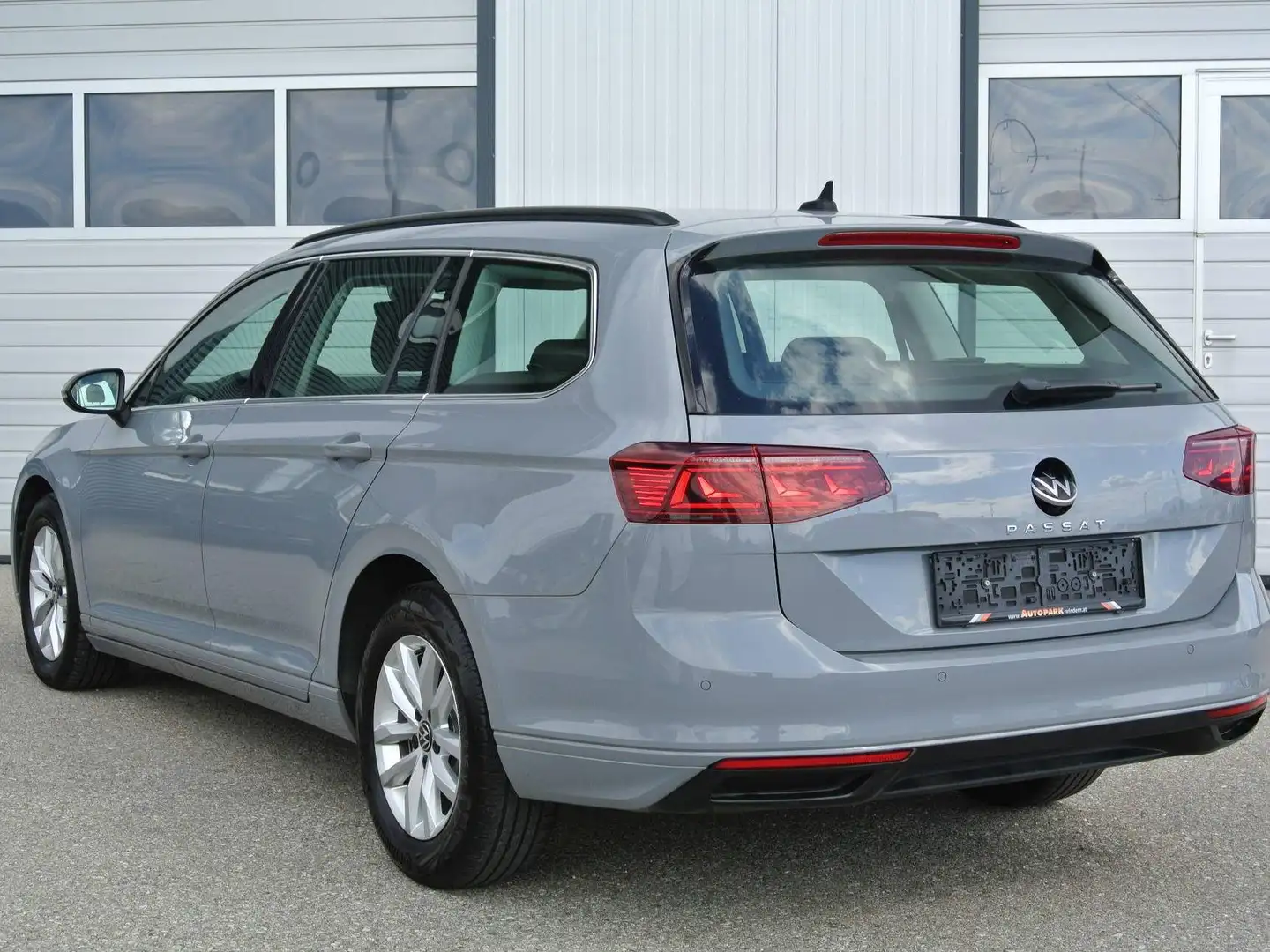 Volkswagen Passat Variant 2,0 TDI Business ** virtual Cockpit * PANO *KAMERA Grau - 2