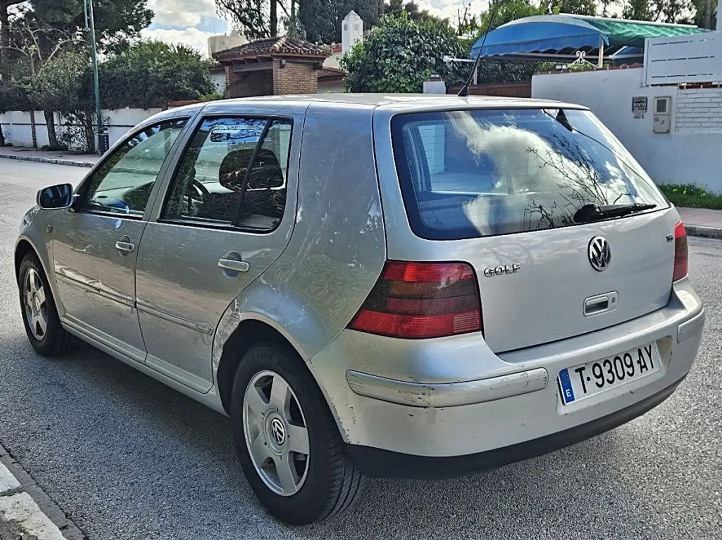 Volkswagen Golf 1.6 Conceptline 100 Gris - 2
