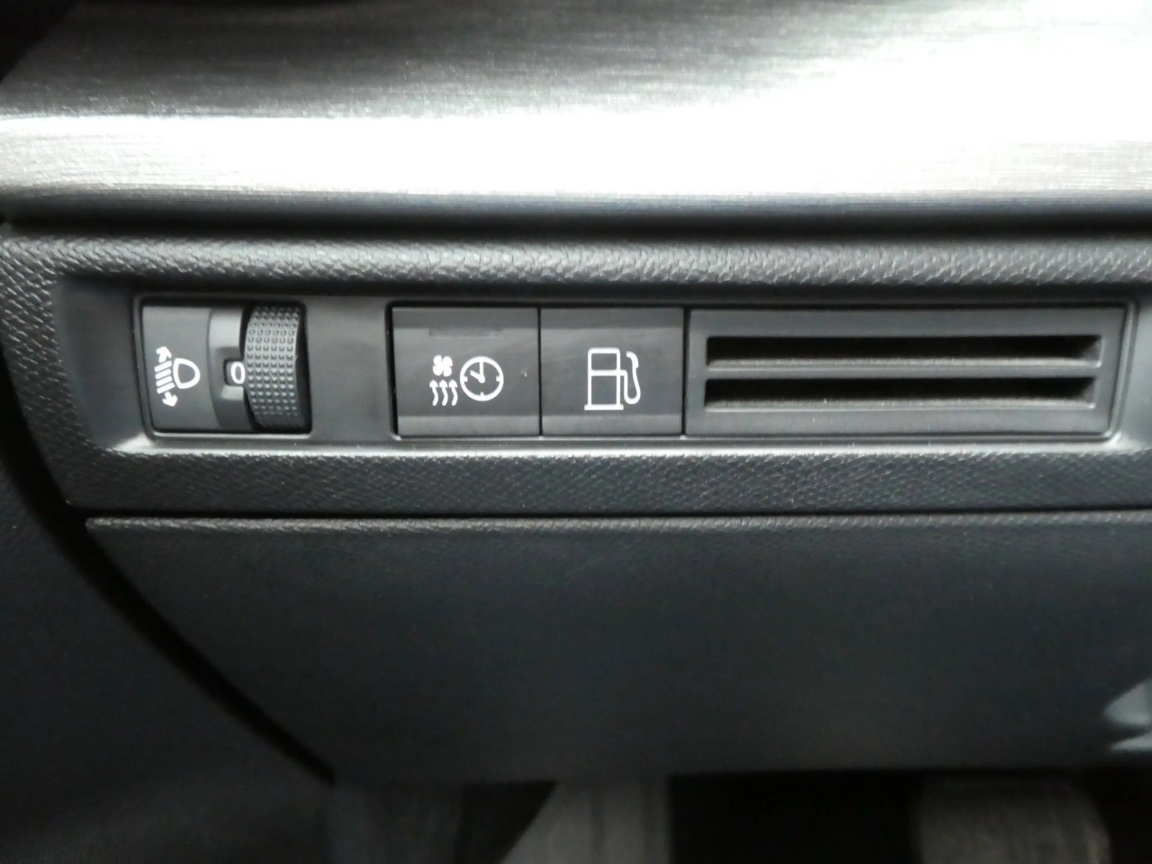 Citroen C5 X Hybrid 225 Feel Pack, Klima, SHZ, Kamera — photo 14