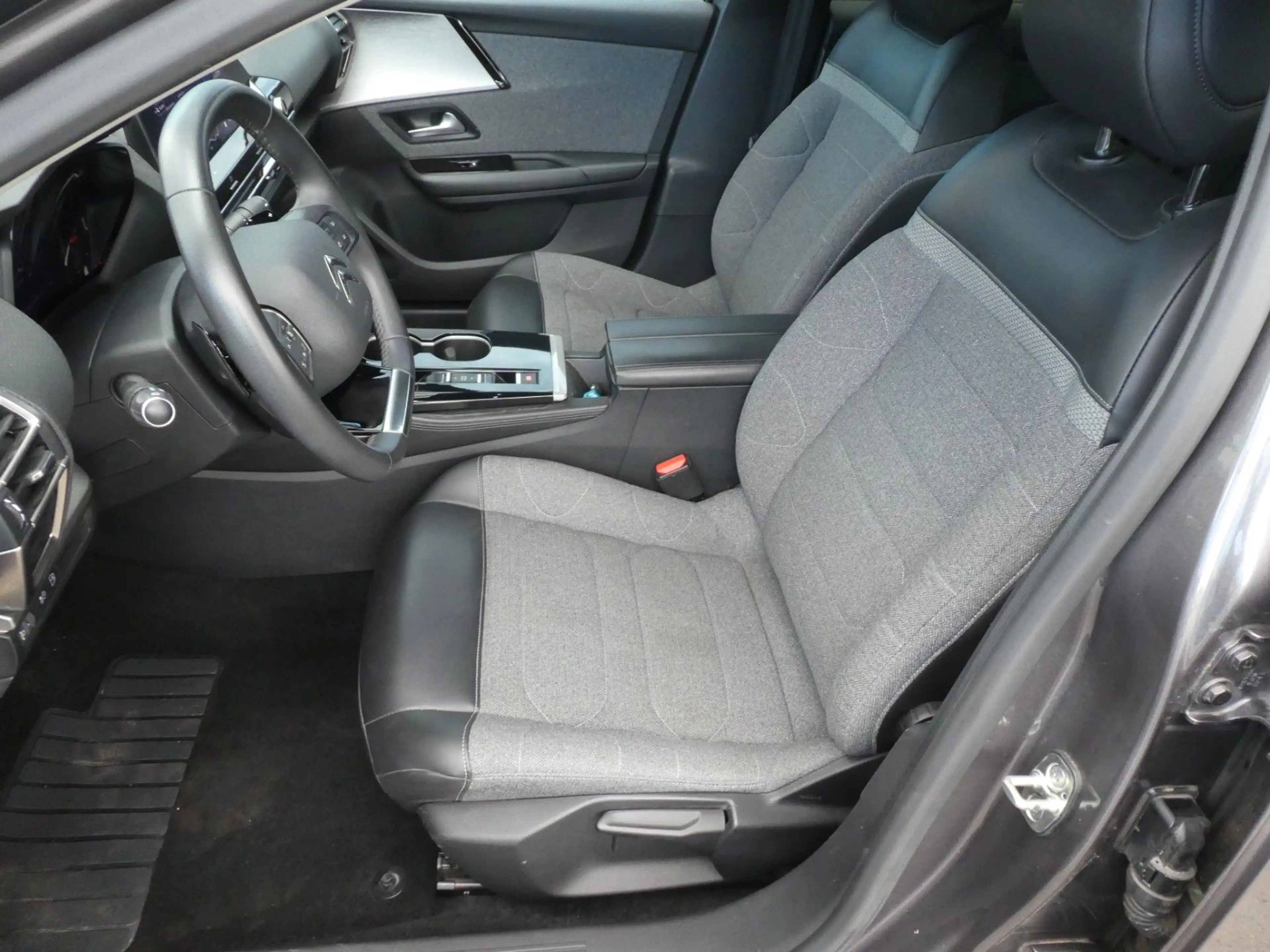 Citroen C5 X Hybrid 225 Feel Pack, Klima, SHZ, Kamera — photo 10
