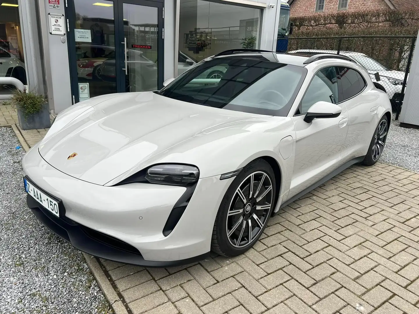 Porsche Taycan Sport Turismo met performance plus batterij Grijs - 2