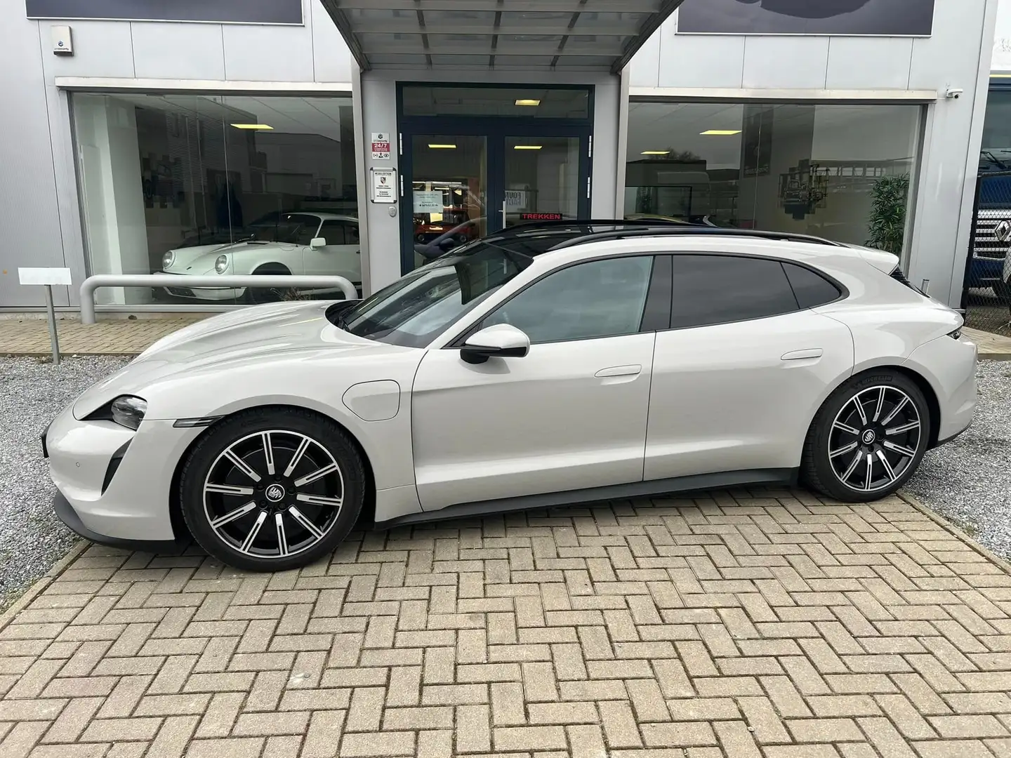 Porsche Taycan Sport Turismo met performance plus batterij Grijs - 1