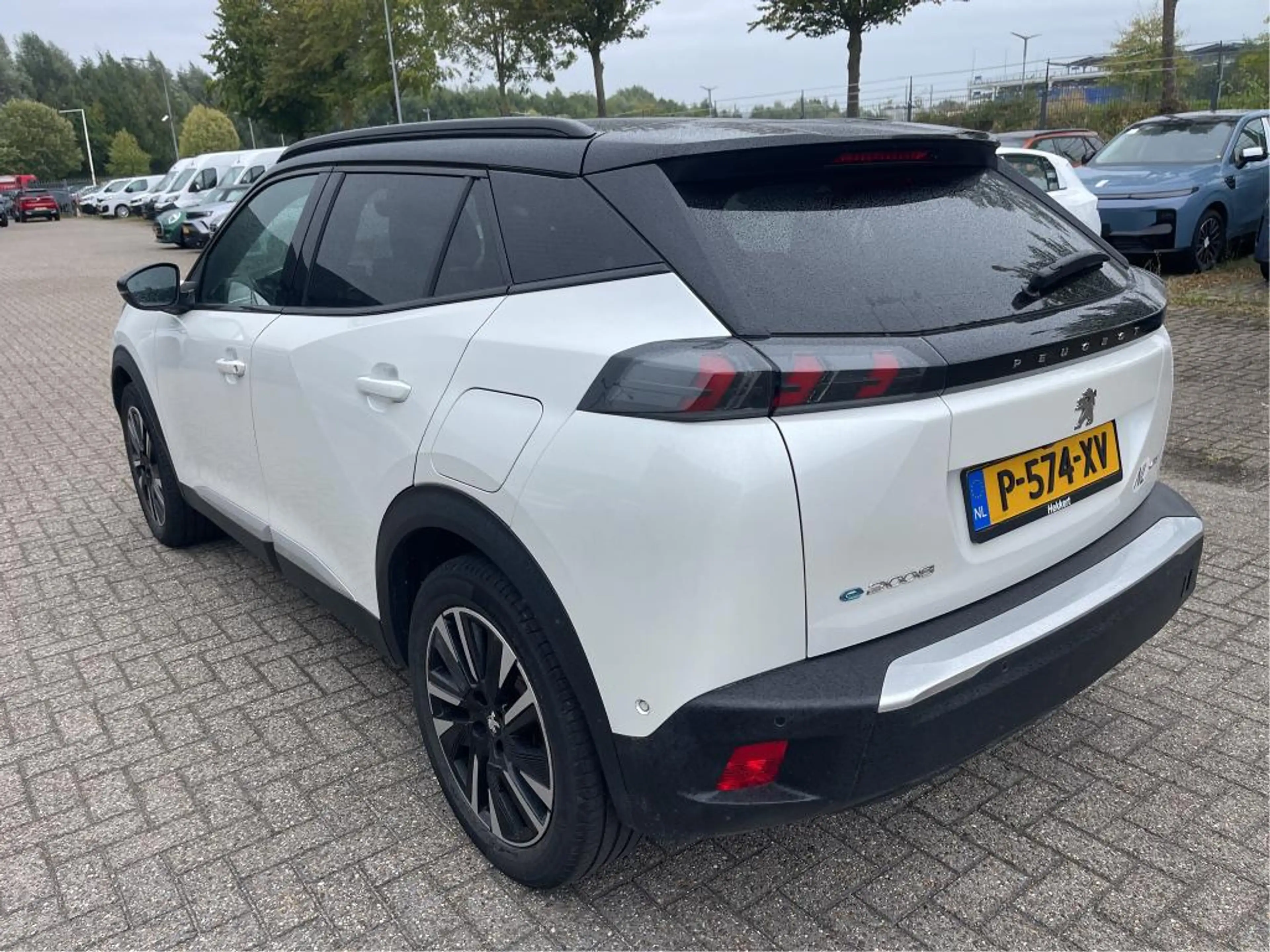 Peugeot e-2008 EV GT Pack 50 kWh | Fase 3 laden | SOH 92% | Navig — photo 4