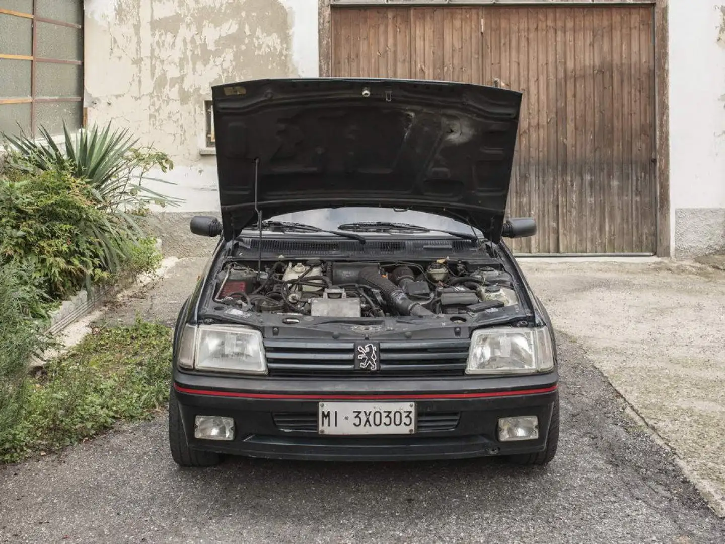 Peugeot 205 gt Siyah - 1