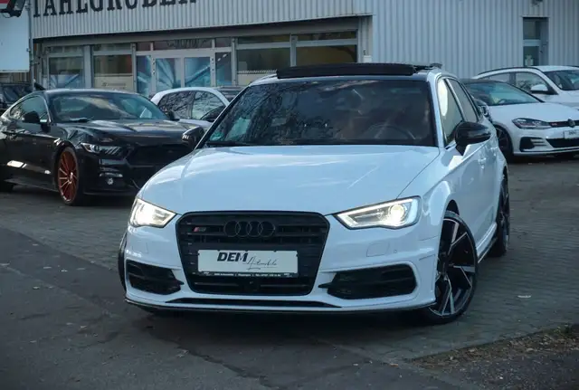 Audi S3 Sportback 2.0 TFSI quattro / Pano./ ACC /