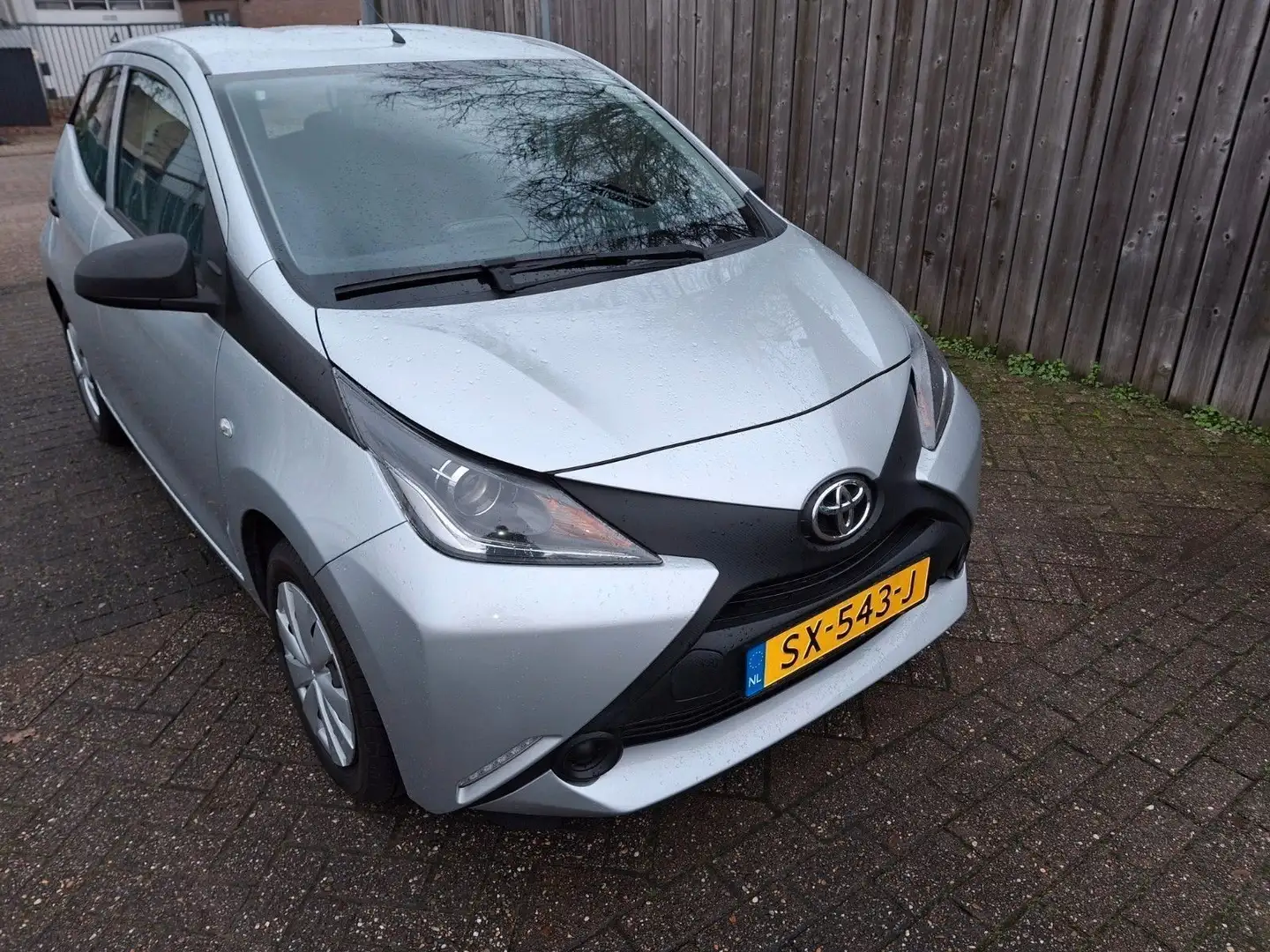 Toyota Aygo X 5 deurs Plateado - 2