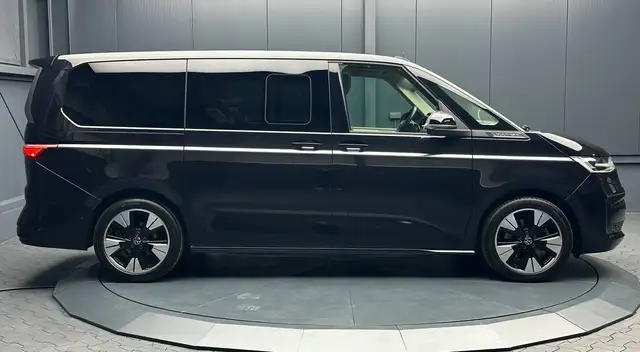 Volkswagen Multivan view 6