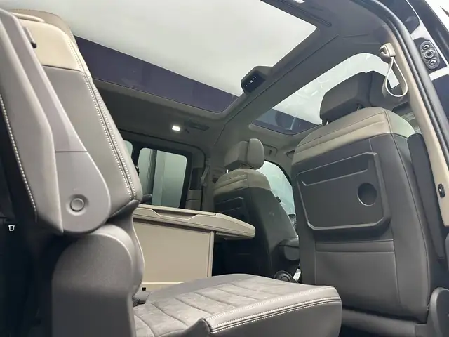 Volkswagen Multivan view 10