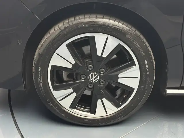 Volkswagen Multivan view 9