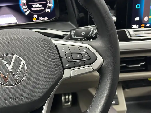 Volkswagen Multivan view 19