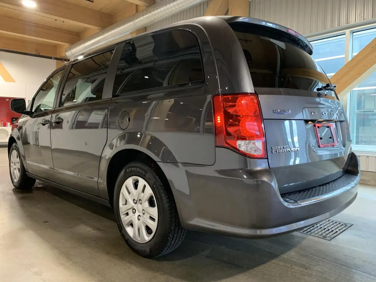 Dodge Grand Caravan снимка Dodge Grand Caravan