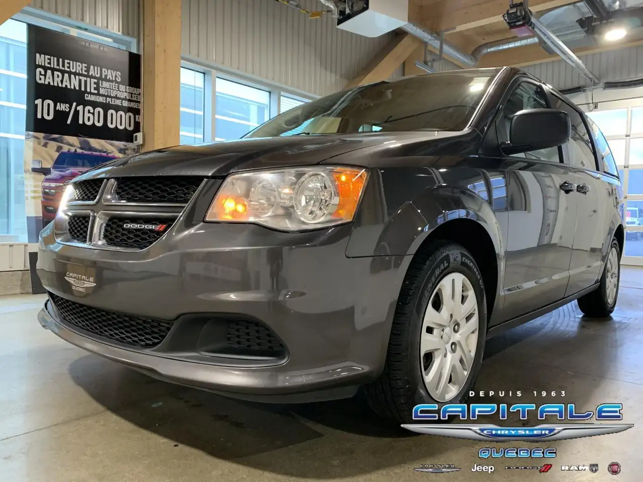Dodge Grand Caravan снимка Dodge Grand Caravan