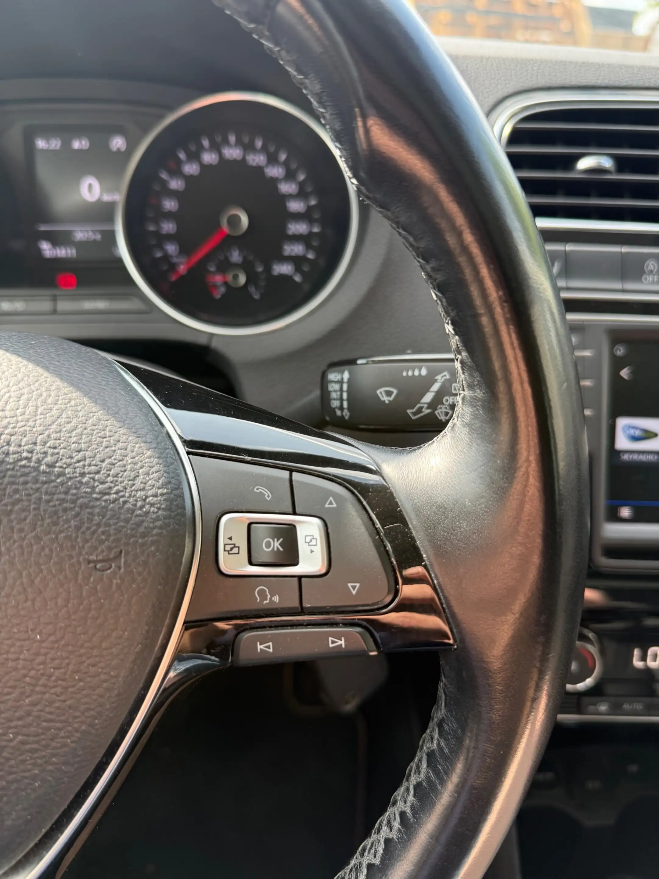 Volkswagen Polo 1.2 TSI BlueMotion R-Line Edition|1E EIG|PANO|LED| — photo 24
