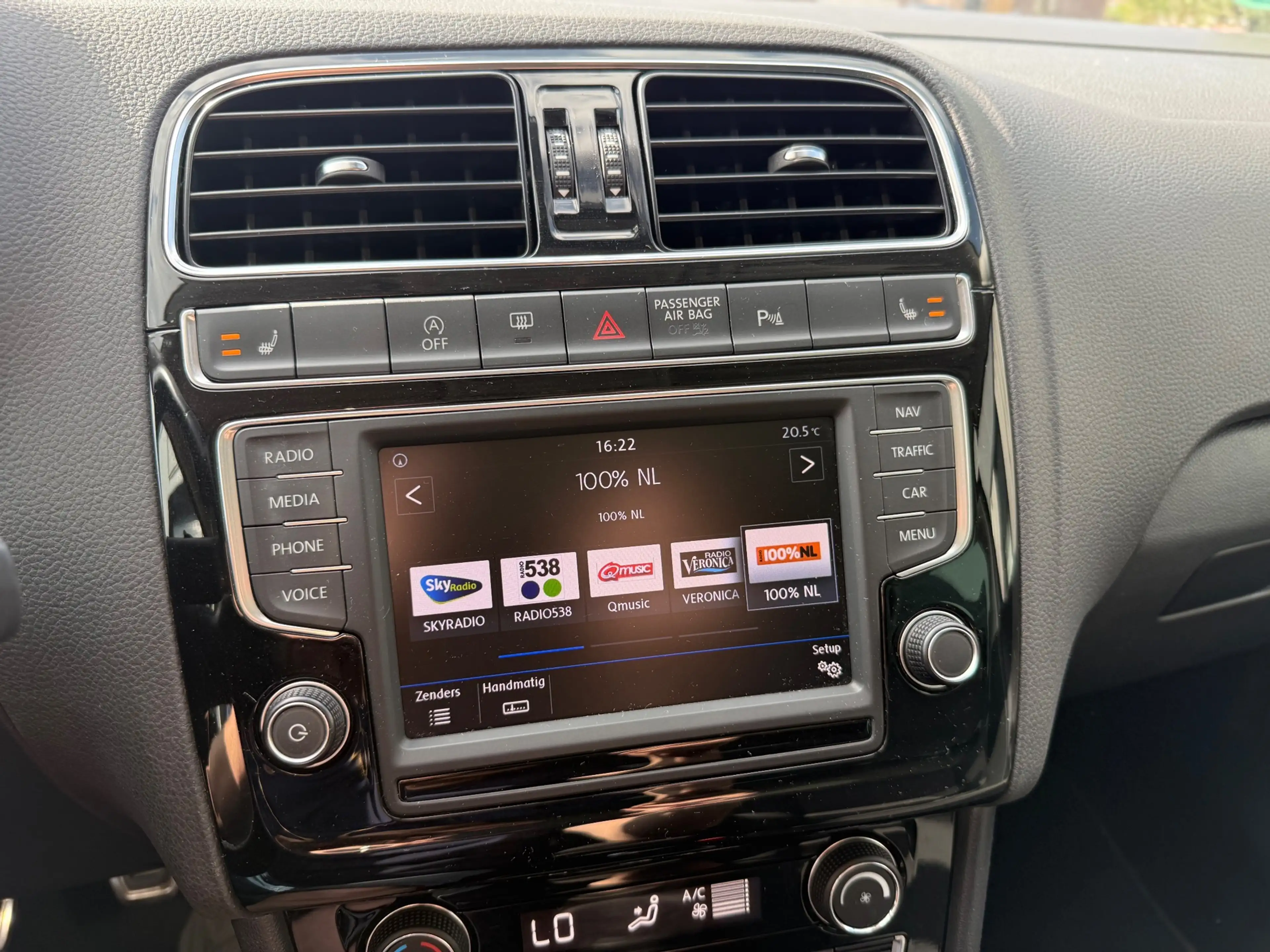 Volkswagen Polo 1.2 TSI BlueMotion R-Line Edition|1E EIG|PANO|LED| — photo 18