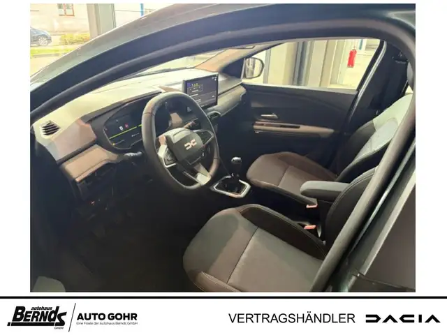 Dacia Sandero view 9