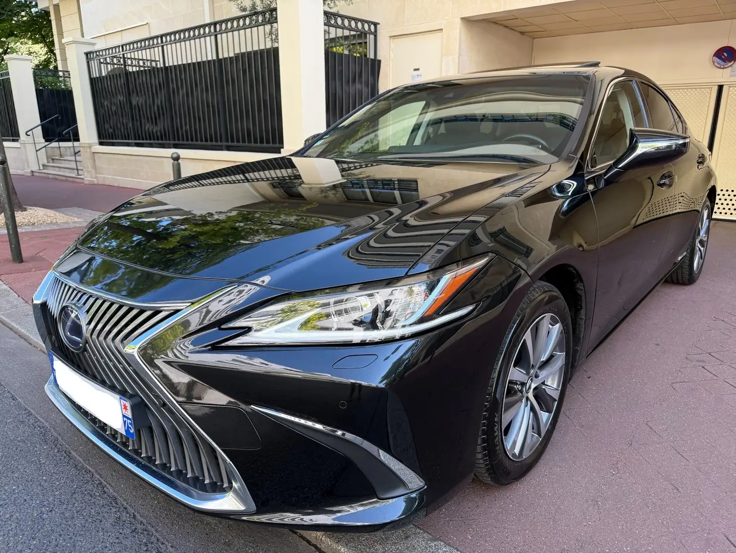 Lexus ES 300 300H BUSINESS MY21 Noir - 1