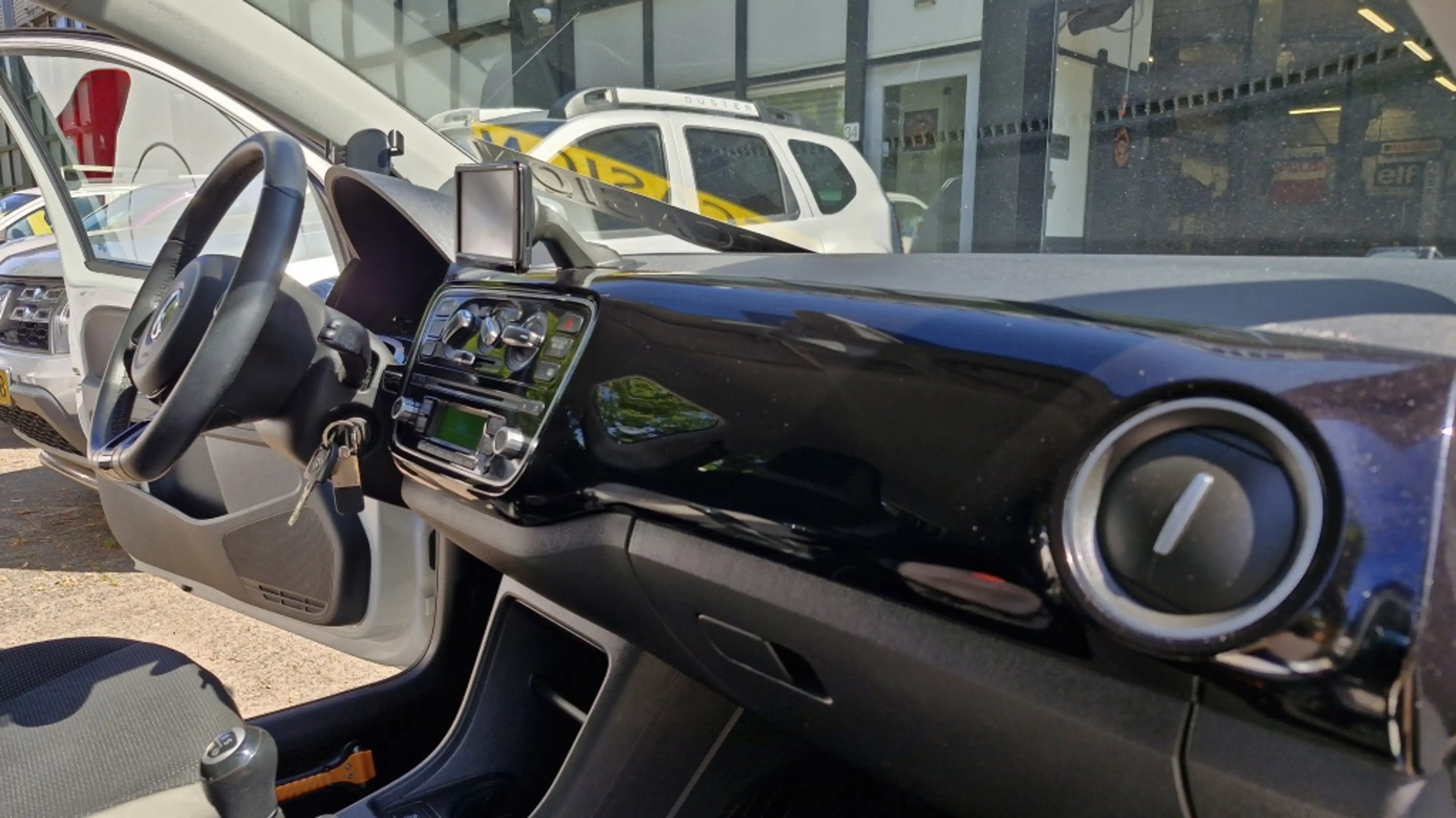 Volkswagen up! 1.0 high up! BlueM. 59703KM!! — photo 10