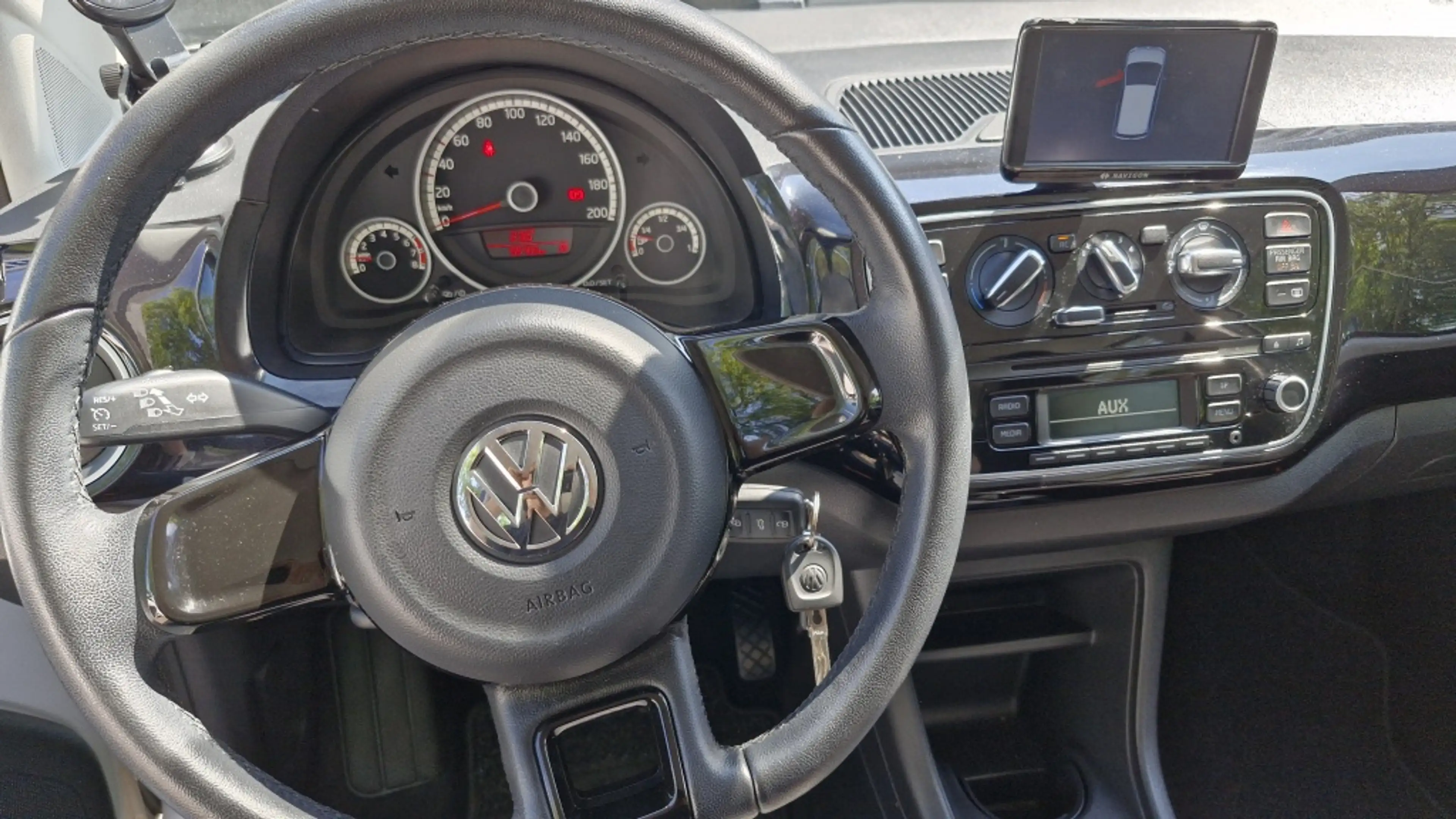 Volkswagen up! 1.0 high up! BlueM. 59703KM!! — photo 14