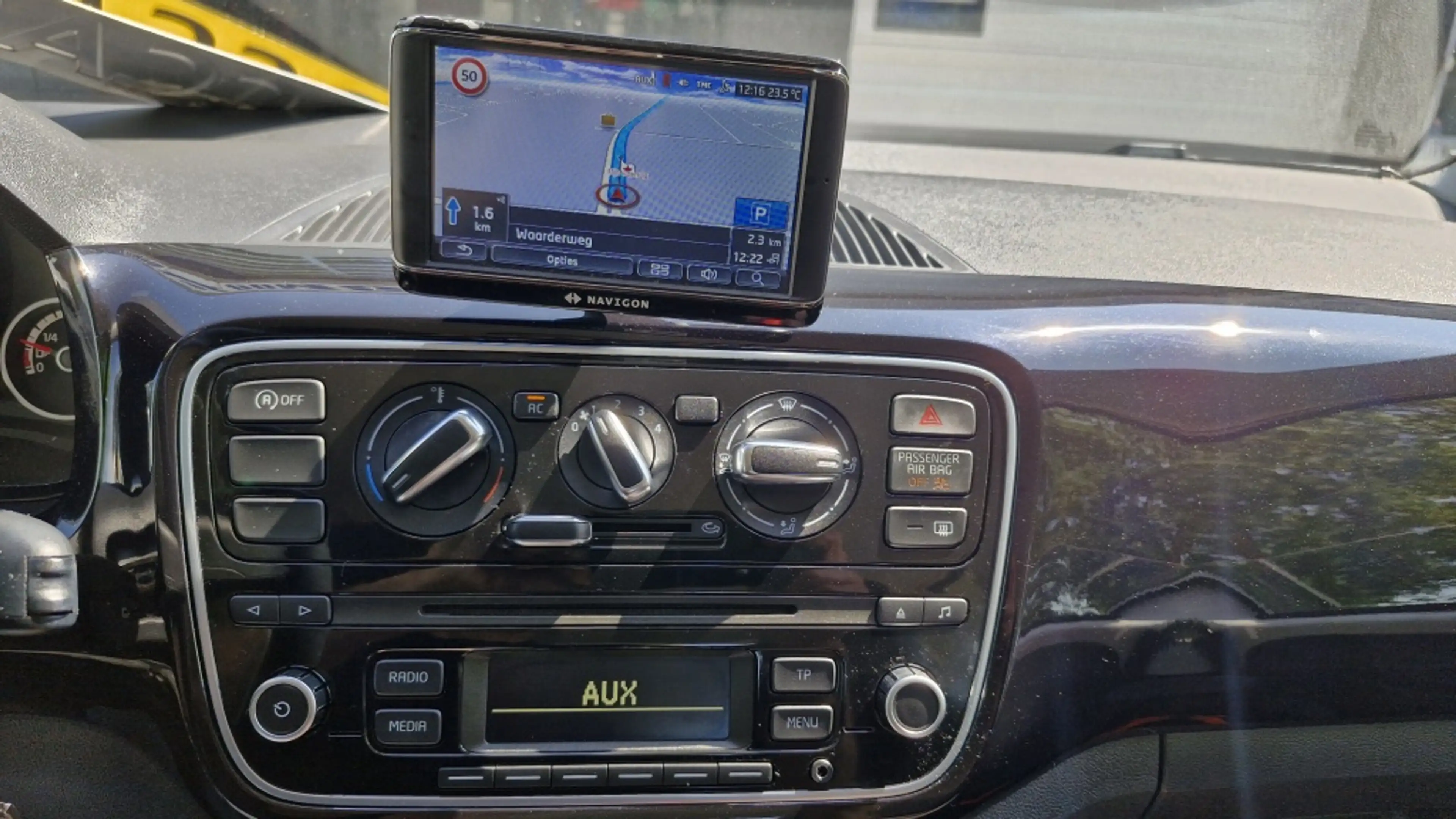 Volkswagen up! 1.0 high up! BlueM. 59703KM!! — photo 13