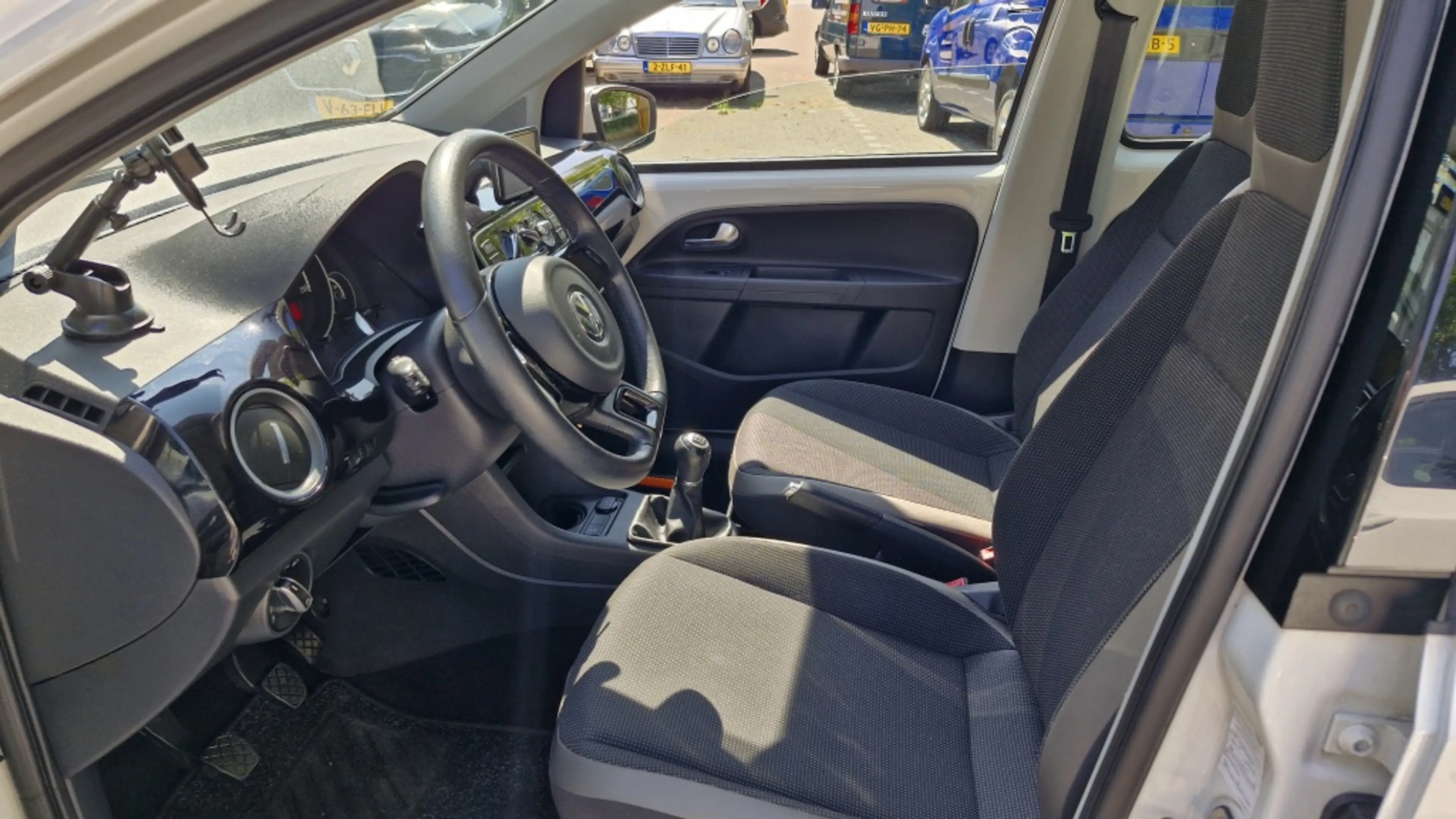 Volkswagen up! 1.0 high up! BlueM. 59703KM!! — photo 8