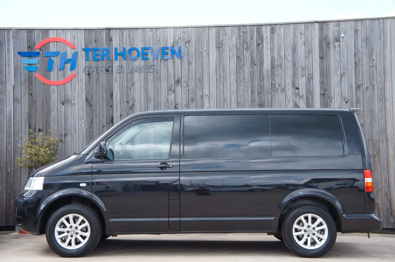 Volkswagen T5 Transporter 2.5 TDi L1H1 Automatik Klima 96KW Noir - 1