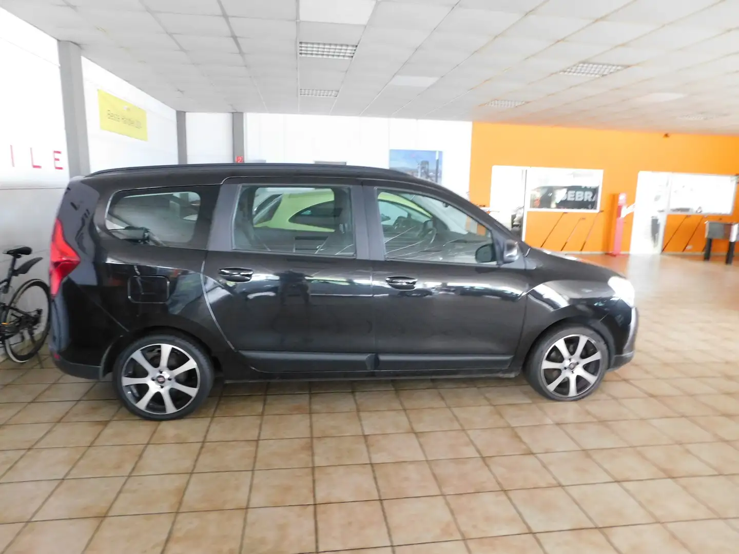 Dacia Lodgy TCe 115 Prestige Schwarz - 1