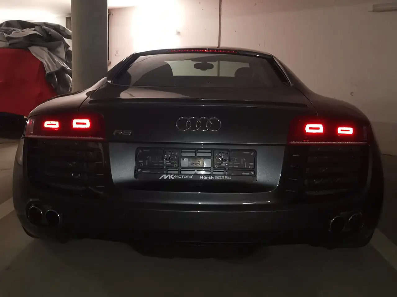Audi R8