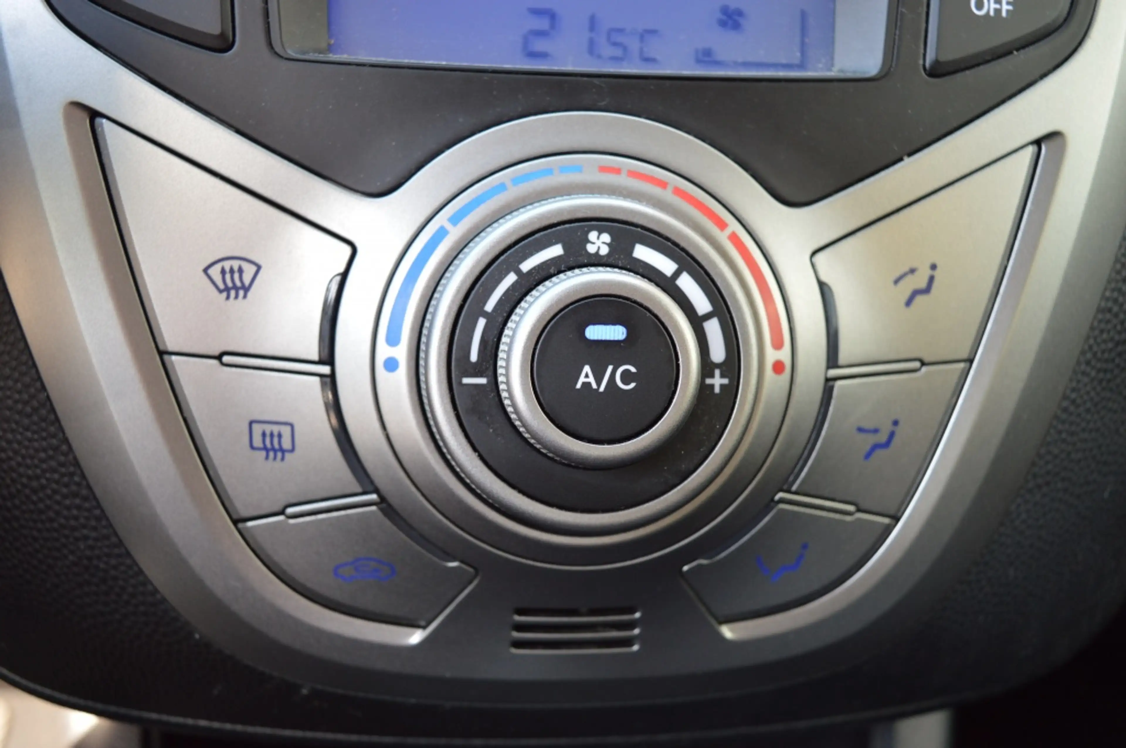 Hyundai iX20 1.4i i-Vision, Airco, Trekhaak, Cruise controle — photo 12