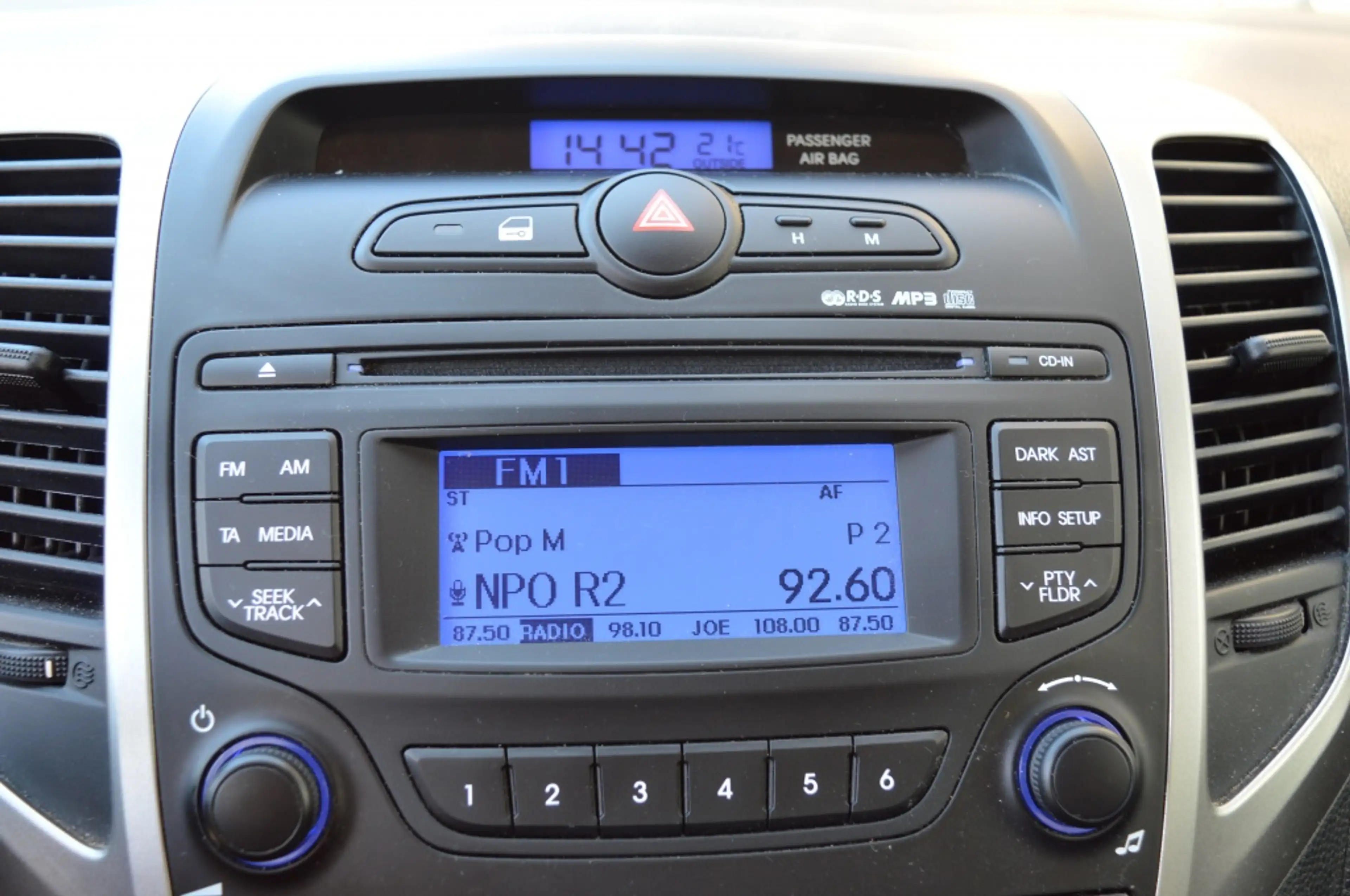 Hyundai iX20 1.4i i-Vision, Airco, Trekhaak, Cruise controle — photo 13