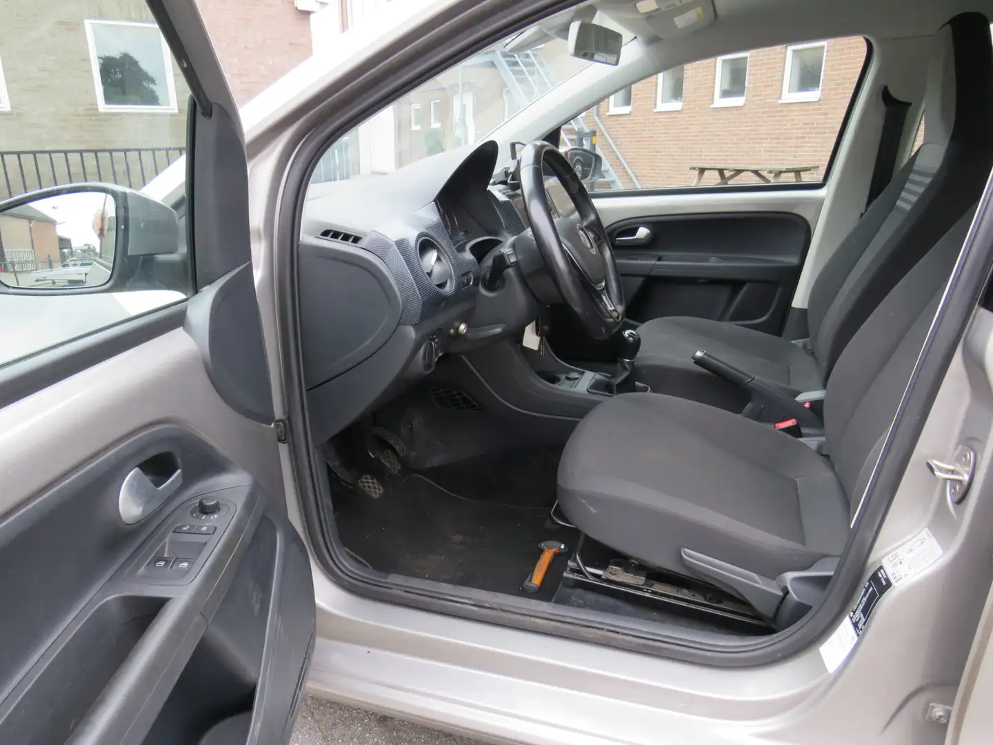Volkswagen up! 1.0 BMT move up! Executive Comfort * Rijklaarprijs Grijs - 2