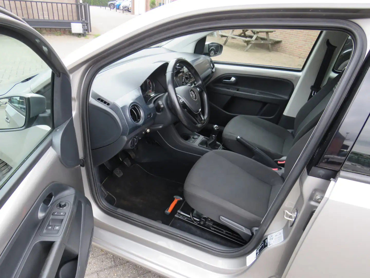 Volkswagen up! 1.0 BMT move up! Executive Comfort * Rijklaarprijs Gris - 2