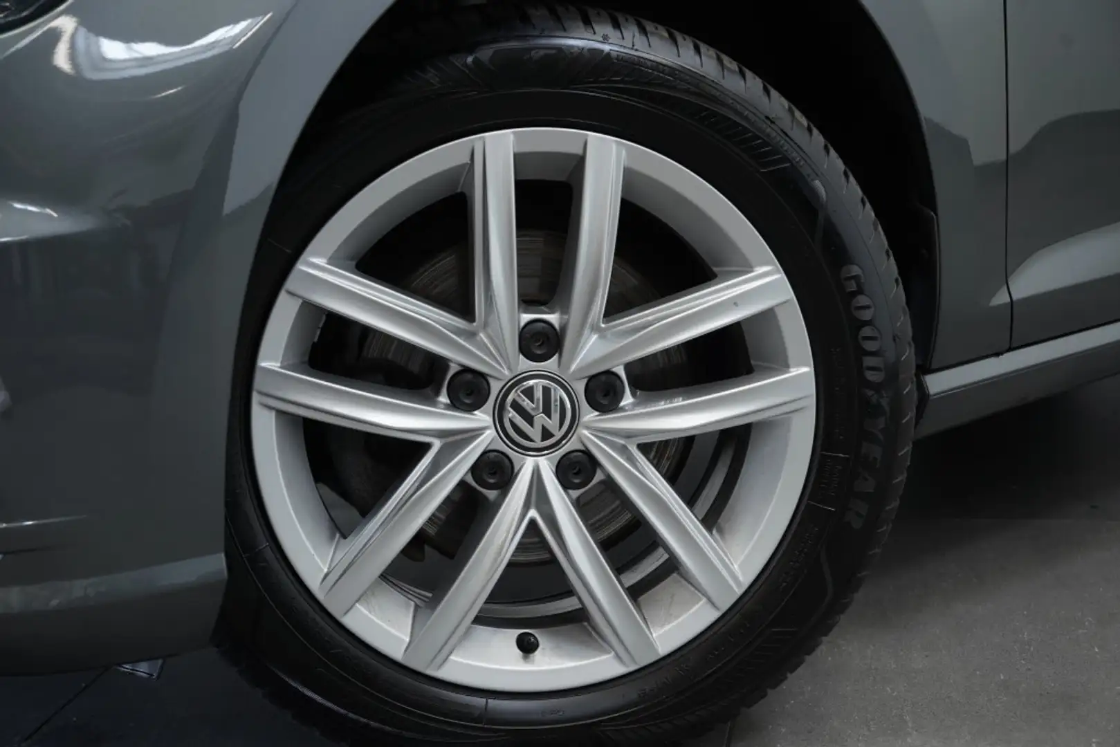 Volkswagen Golf 7 1.0 TSI Comfortline *2.HD *ACC *Bluetooth Grau - 2