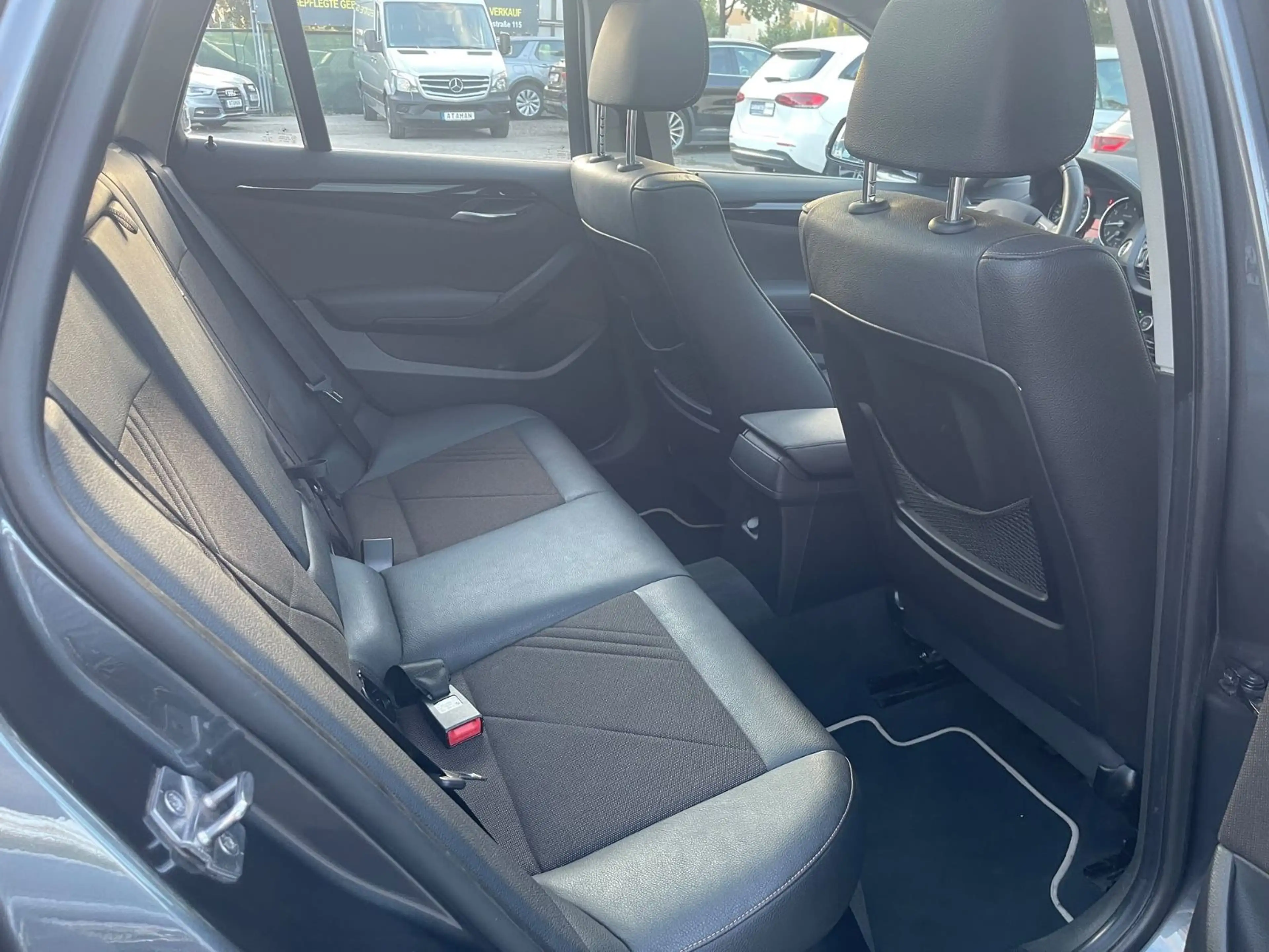 BMW X1 sDrive 20 i — photo 6