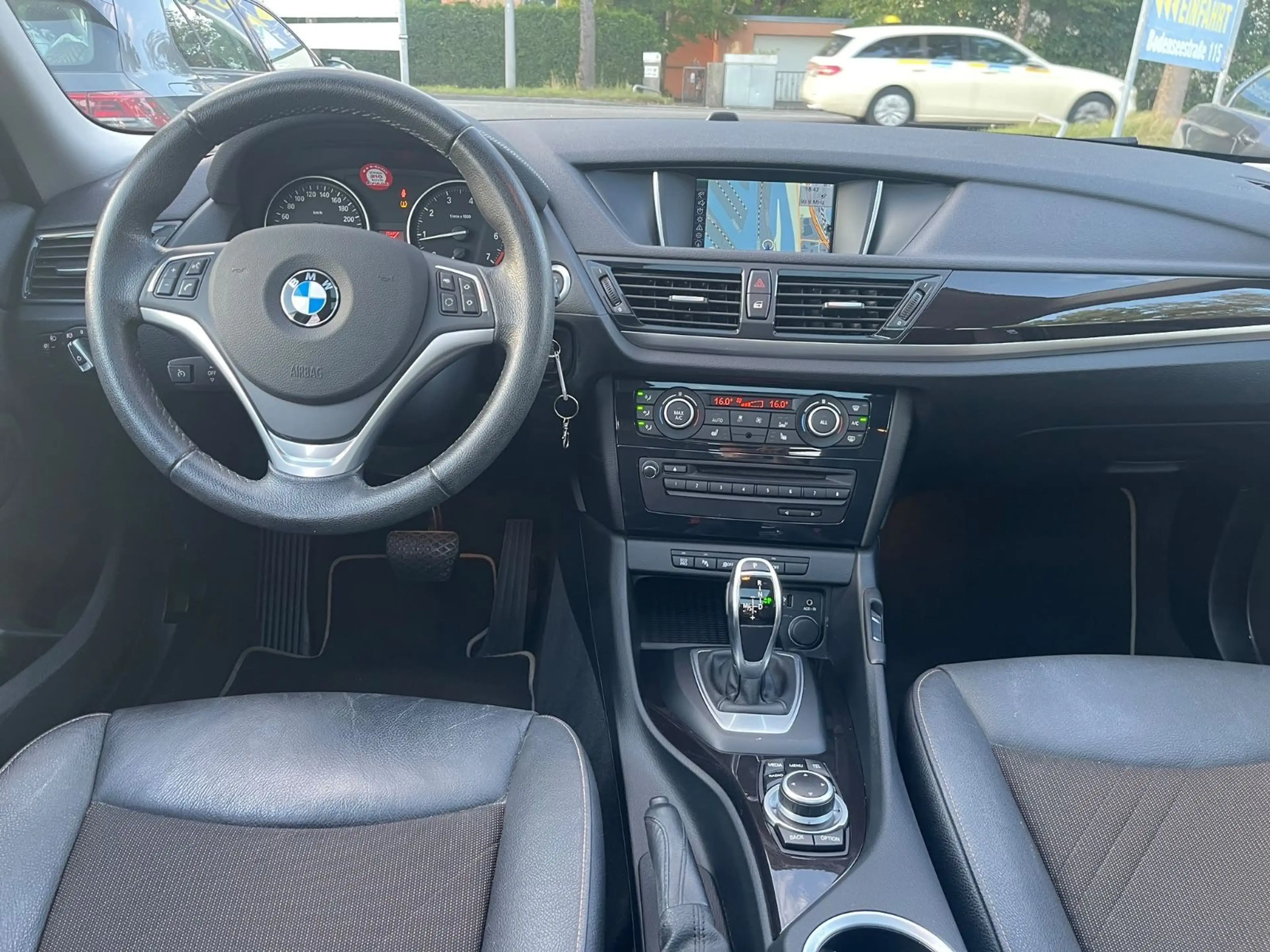 BMW X1 sDrive 20 i — photo 10